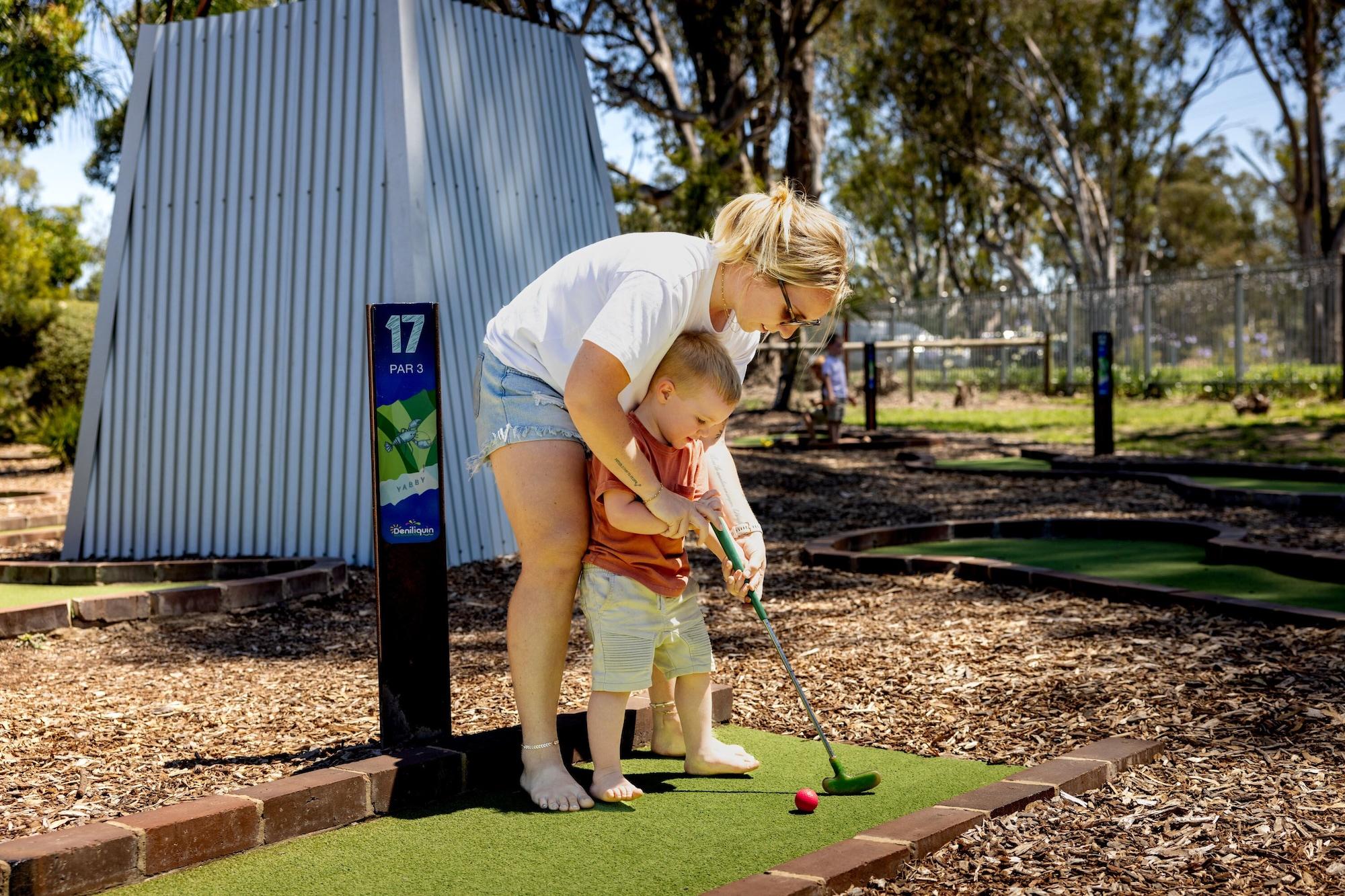 Campo de Golf BIG4 Deniliquin Holiday Park