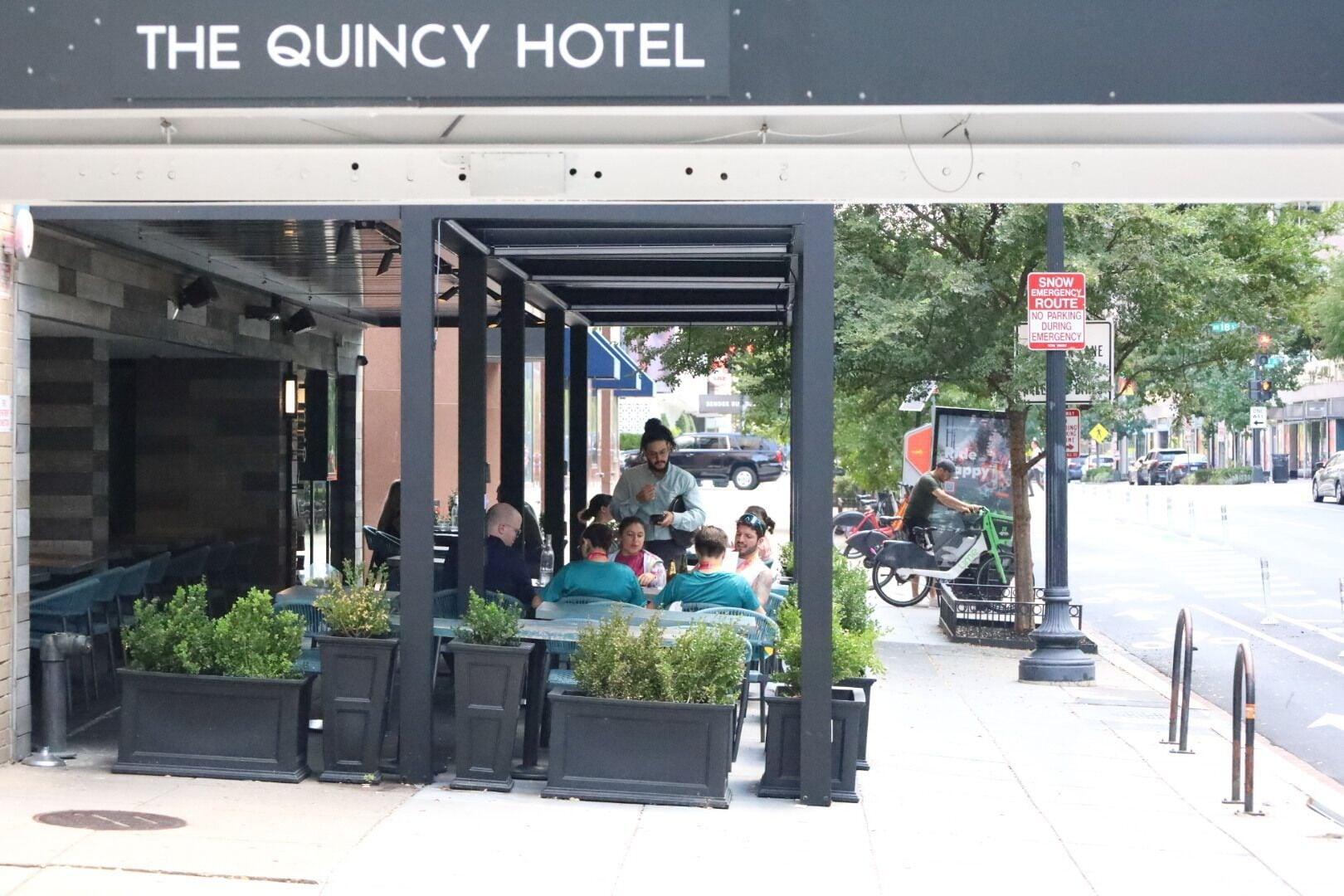 Vista Exterior The Quincy, an Ascend Collection Hotel