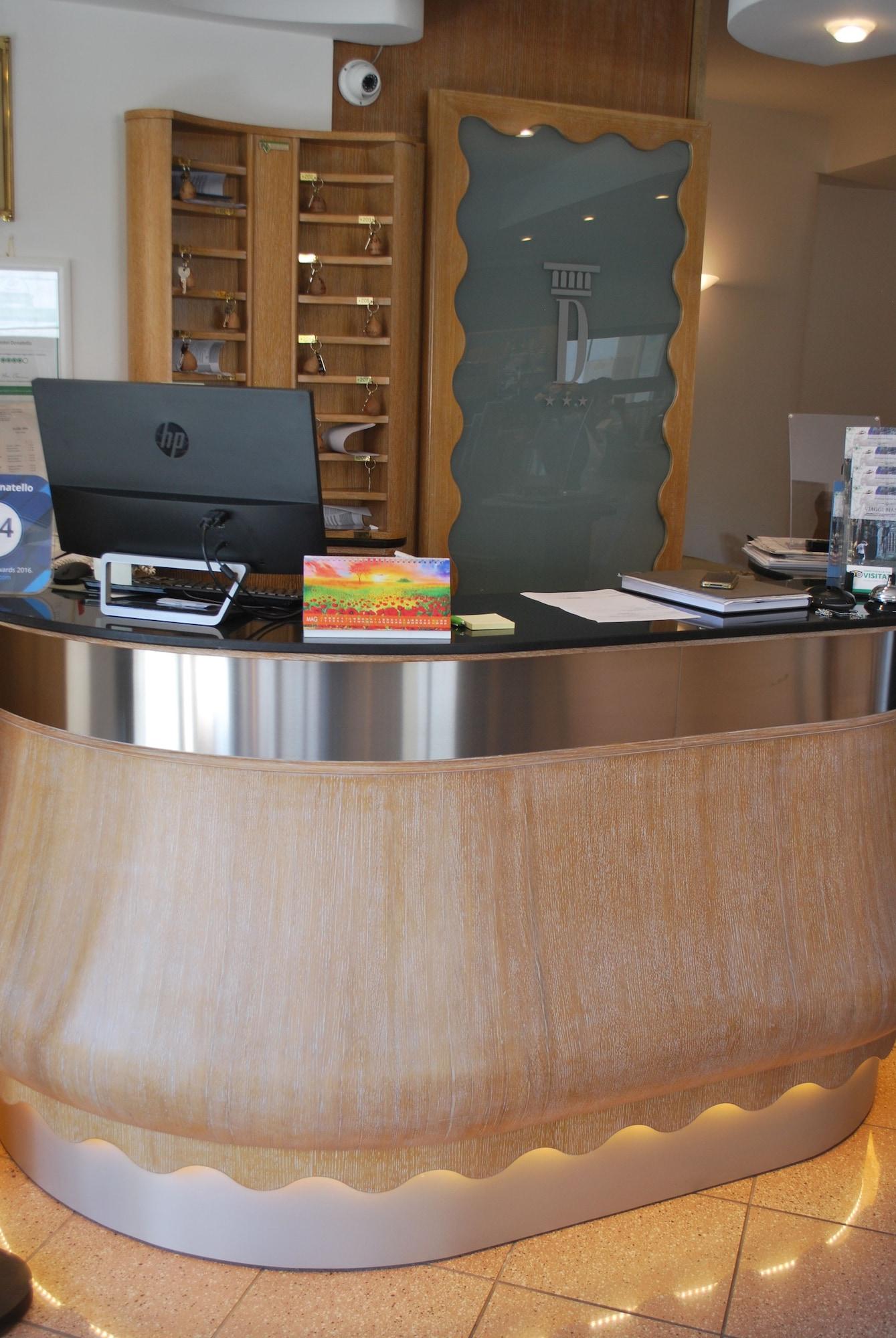 Vista Lobby Hotel Donatello