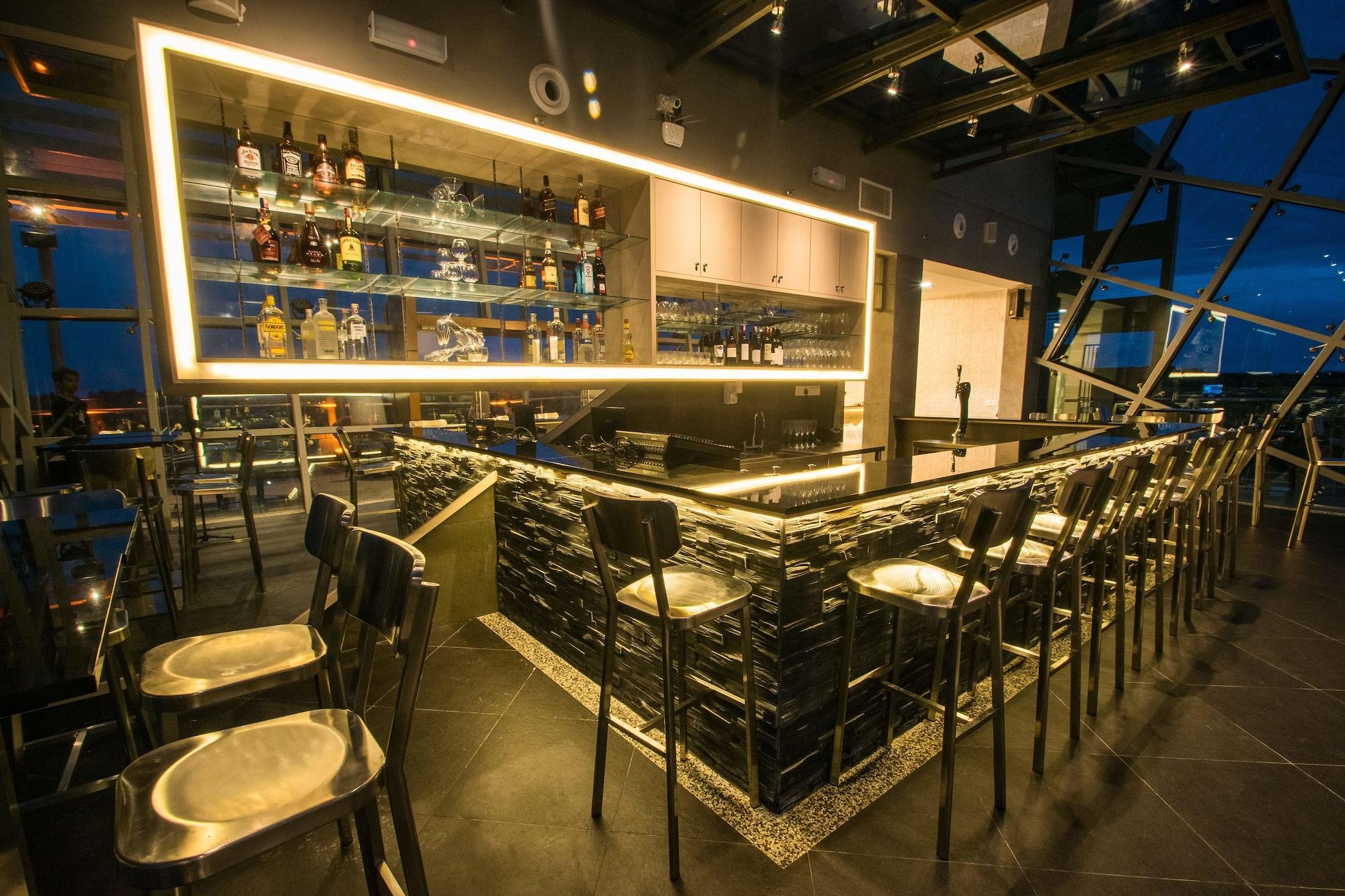 Bar/Salón Hotel Labuan Point