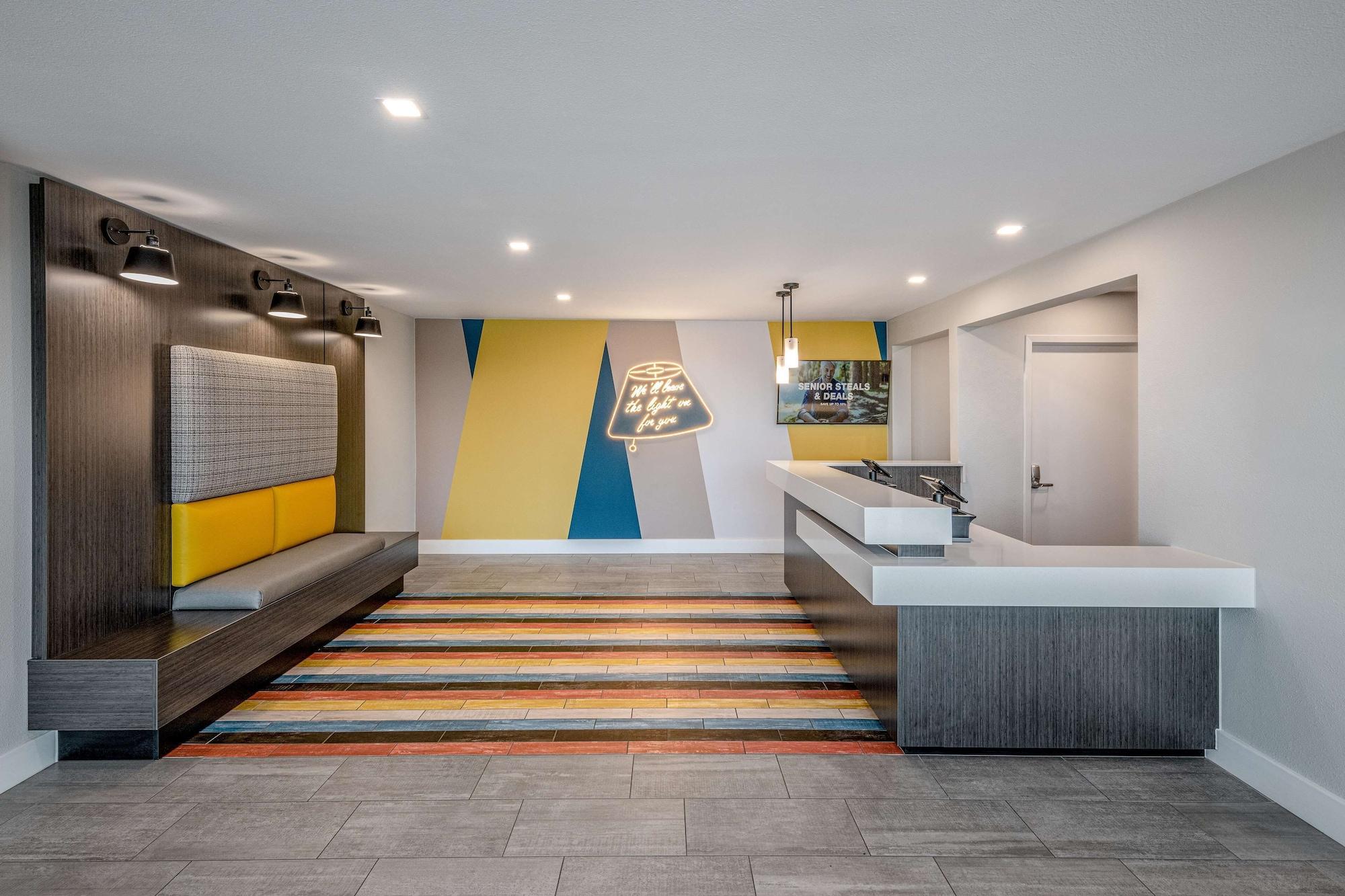 Vista Lobby Motel 6 Euless, TX - Dallas