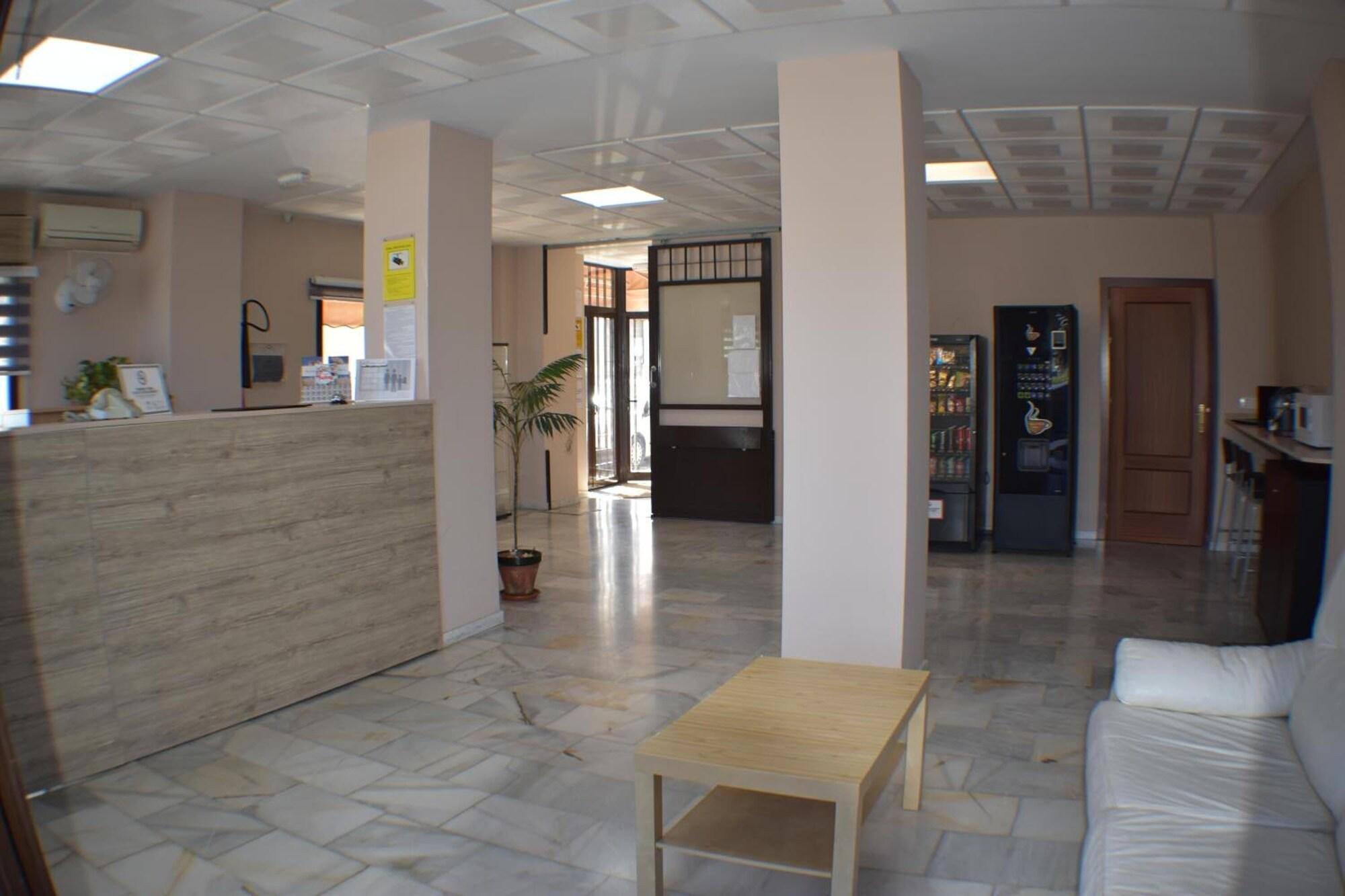 Varios Hostal Alamare