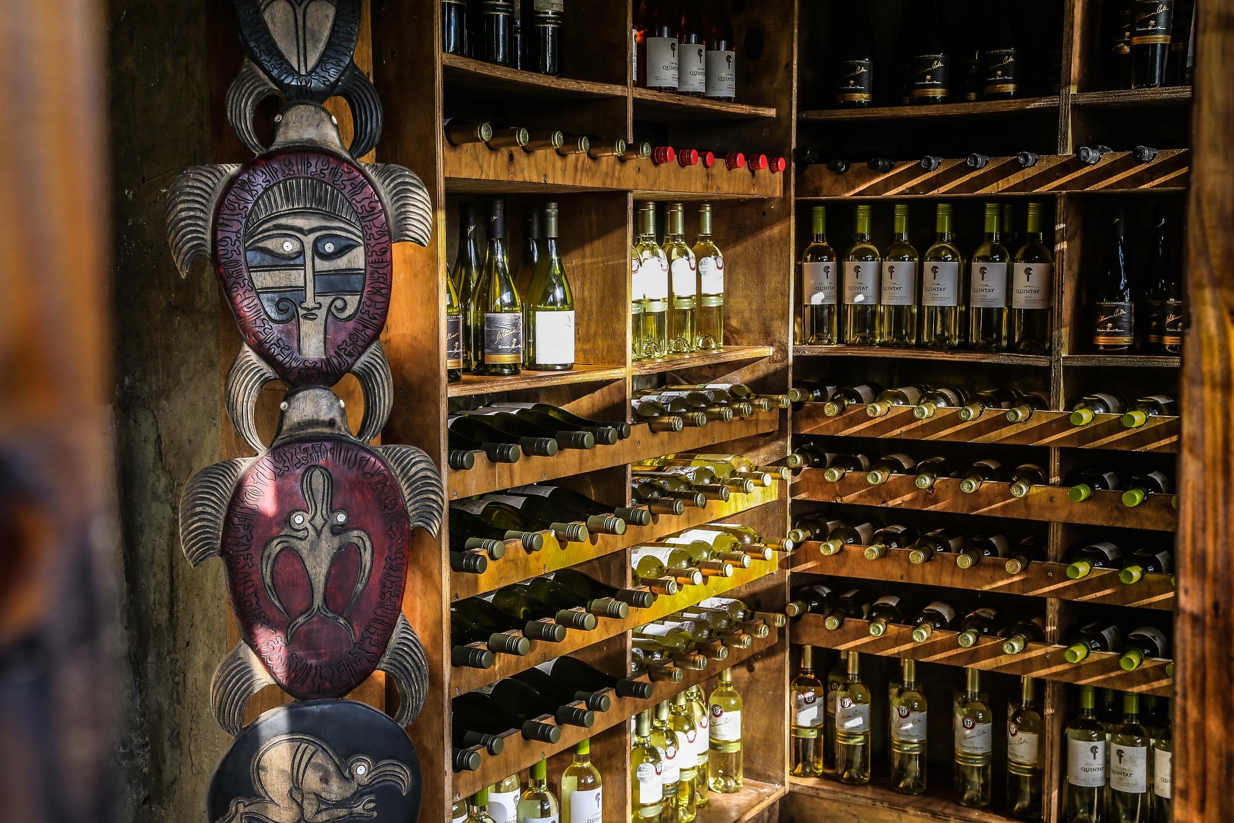 Bar/Salón Easter Island Ecolodge