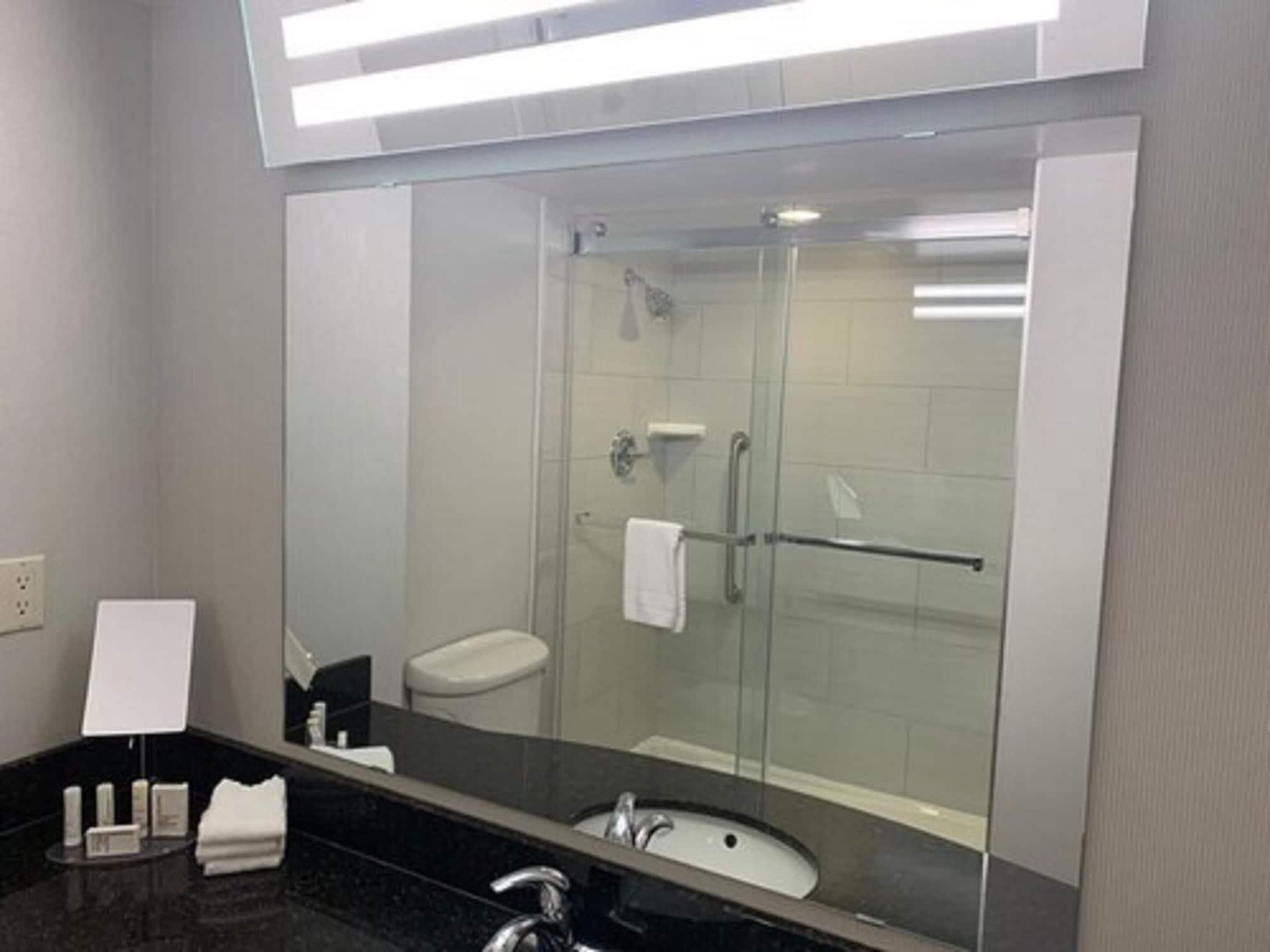 Equipamiento de Habitación Courtyard by Marriott London
