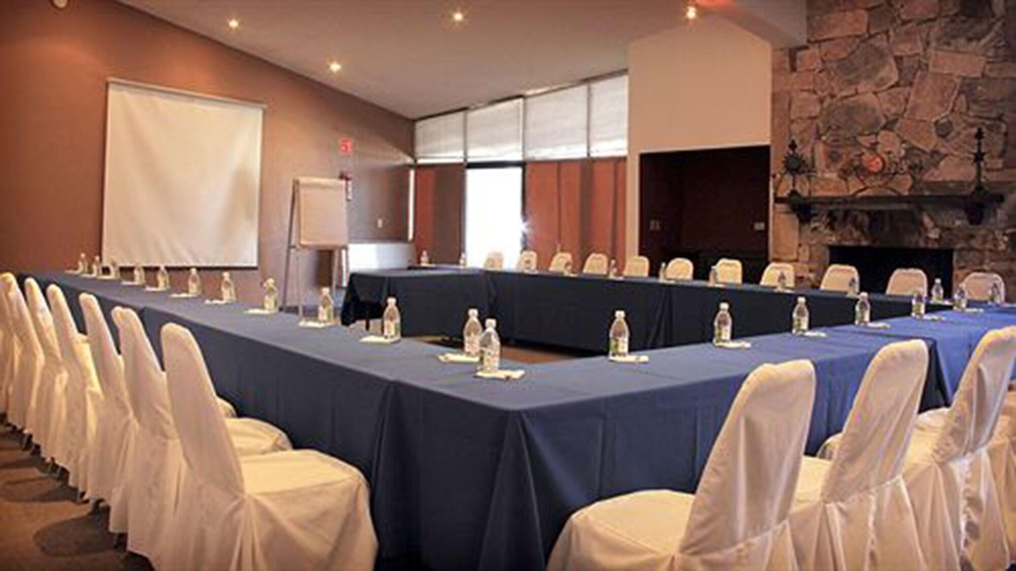 Centro de Negocios Hotel Chipinque