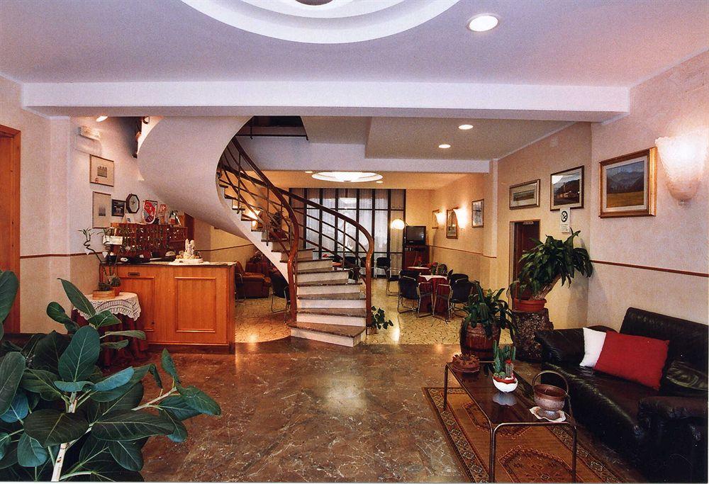 Vista Lobby Hotel Marrani