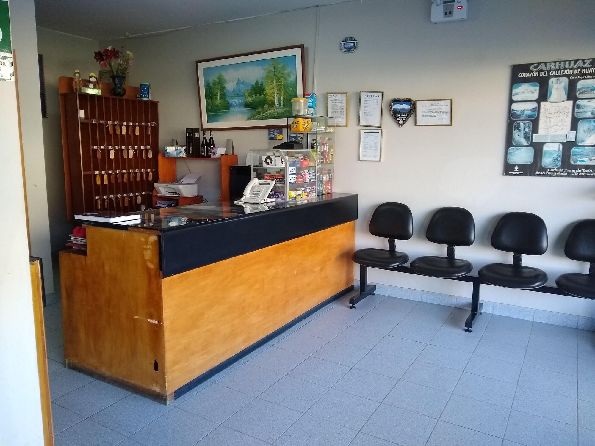 Vista Lobby Hotel Comtucar Carhuaz