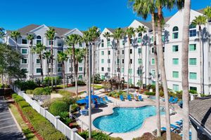 Alquiler Vacacional - 7 Minutes to Disney Free Shuttle King Queen bed