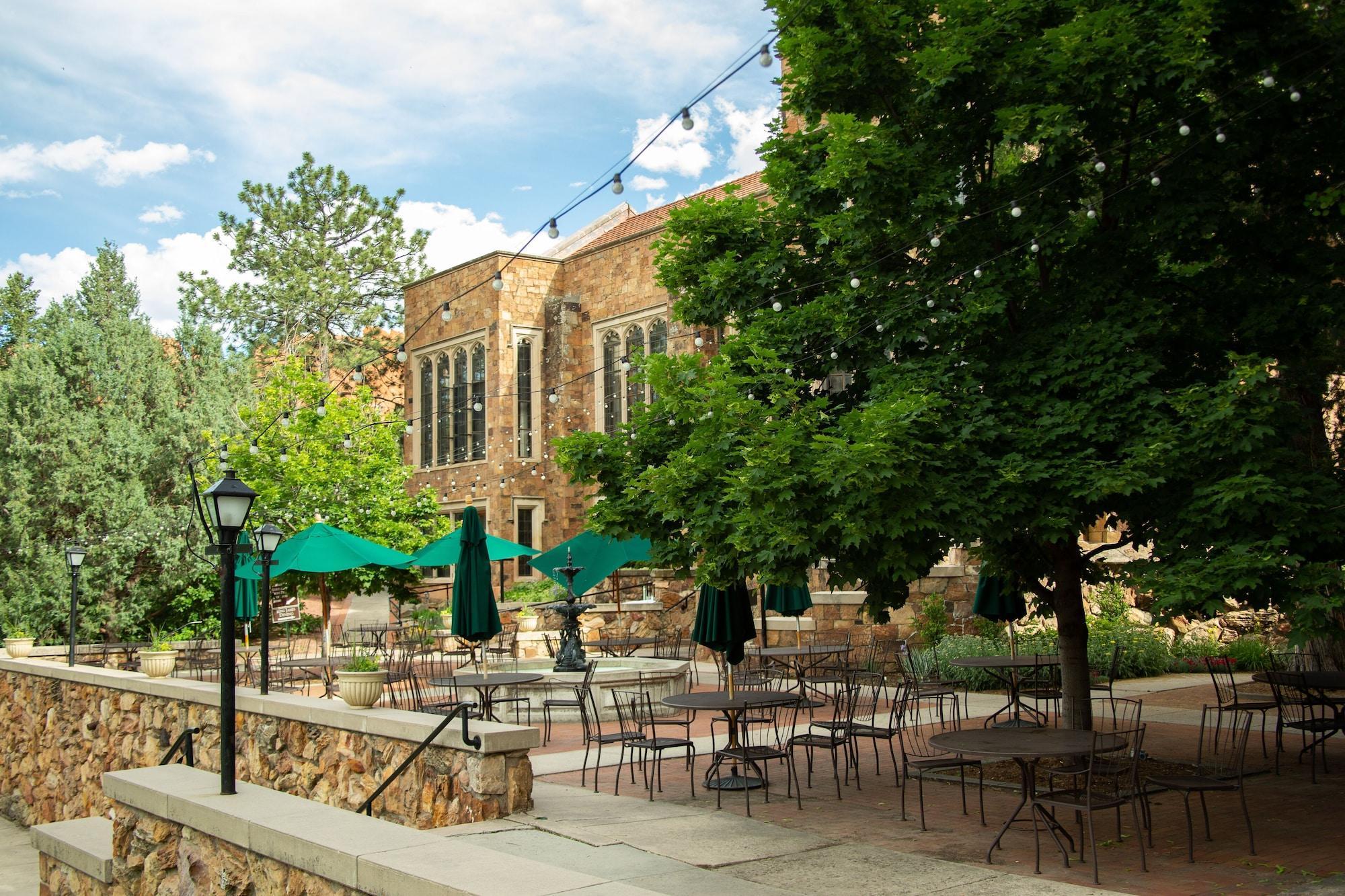 Varios Glen Eyrie Castle & Conference Center A Ministry o