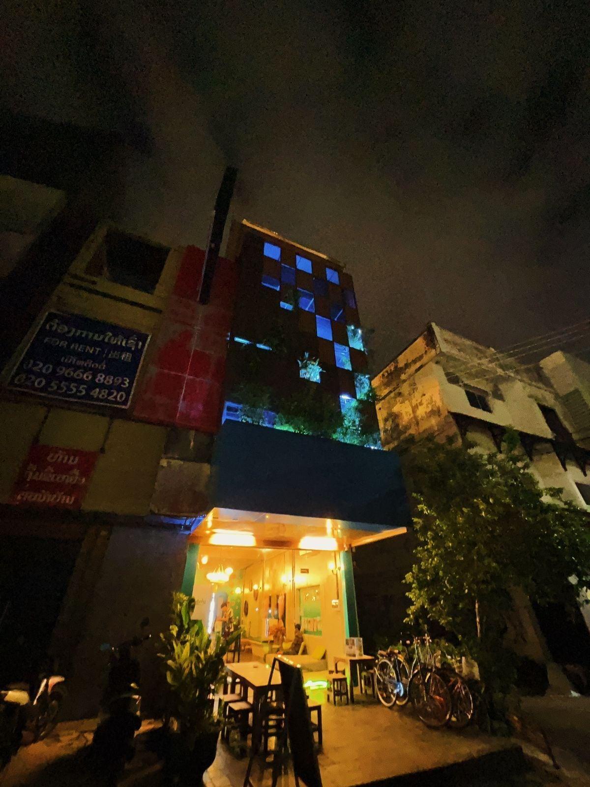 Vista Exterior TT Premium Hostel Vientiane