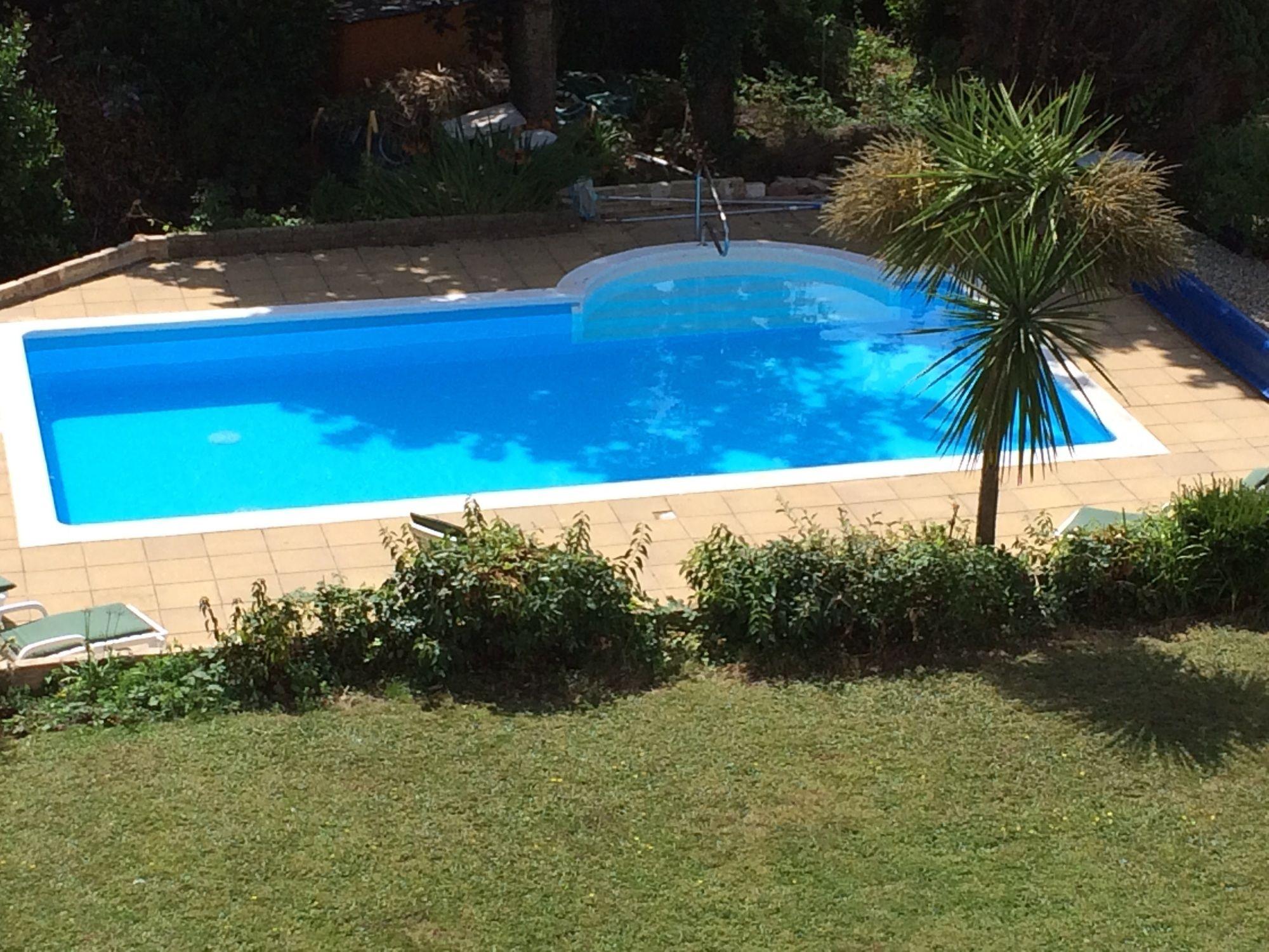 Vista Piscina Crofton House Hotel