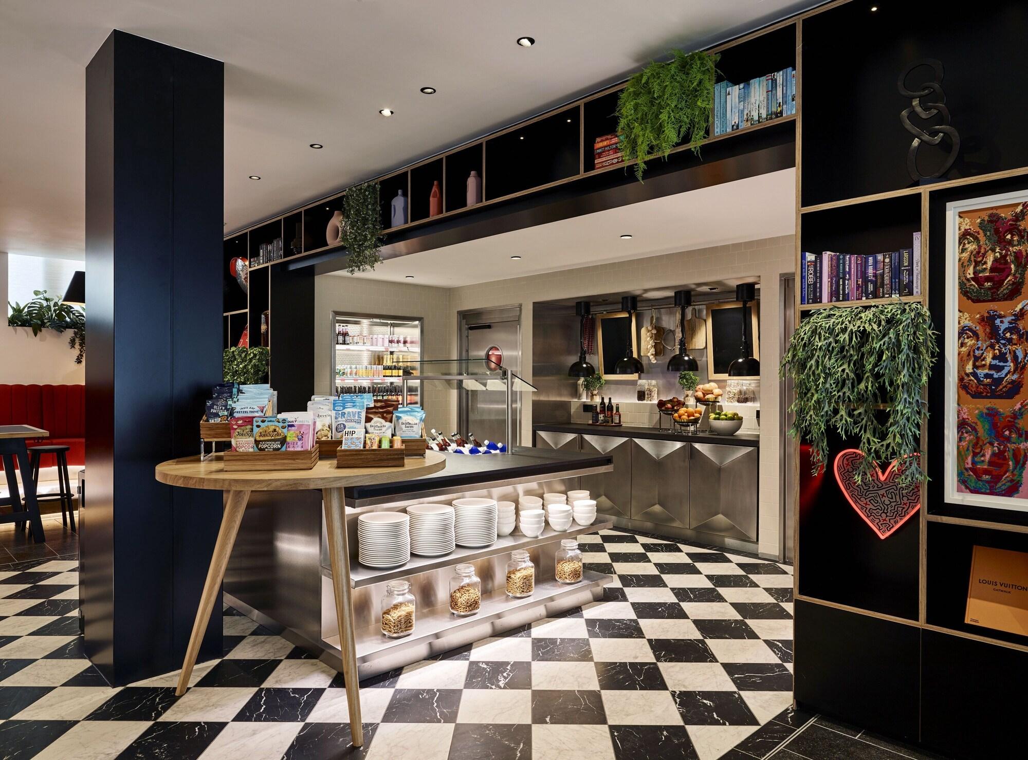 Restaurant citizenM London Victoria Station