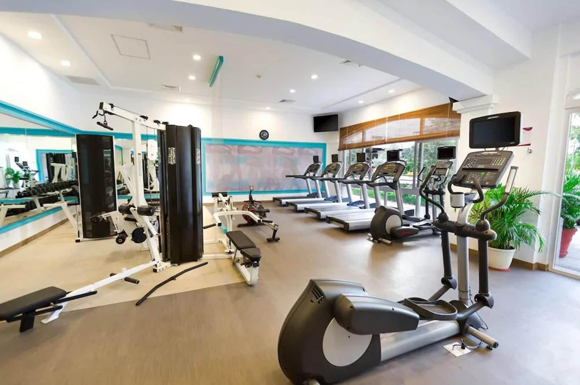 Gimnasio Plaza Hotel and Suites