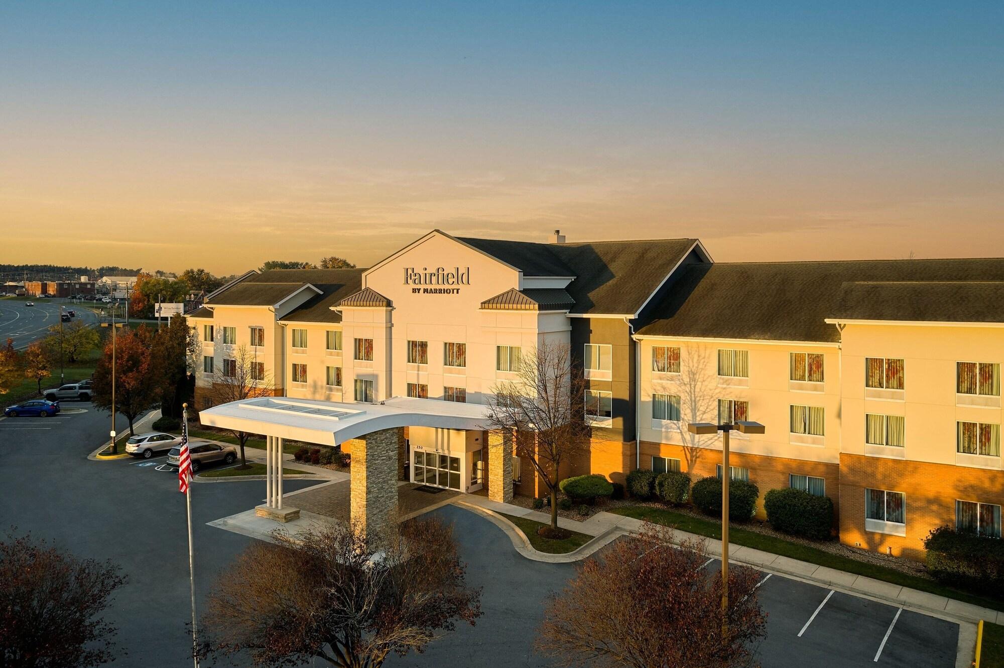Vista Exterior Fairfield Inn & Suites by Marriott Winchester