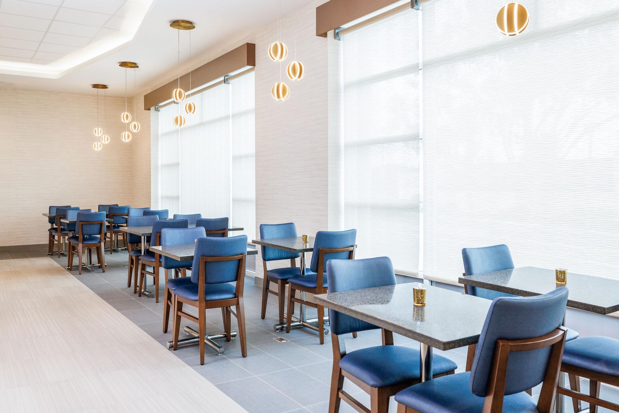 Restaurant Hyatt Place San Carlos