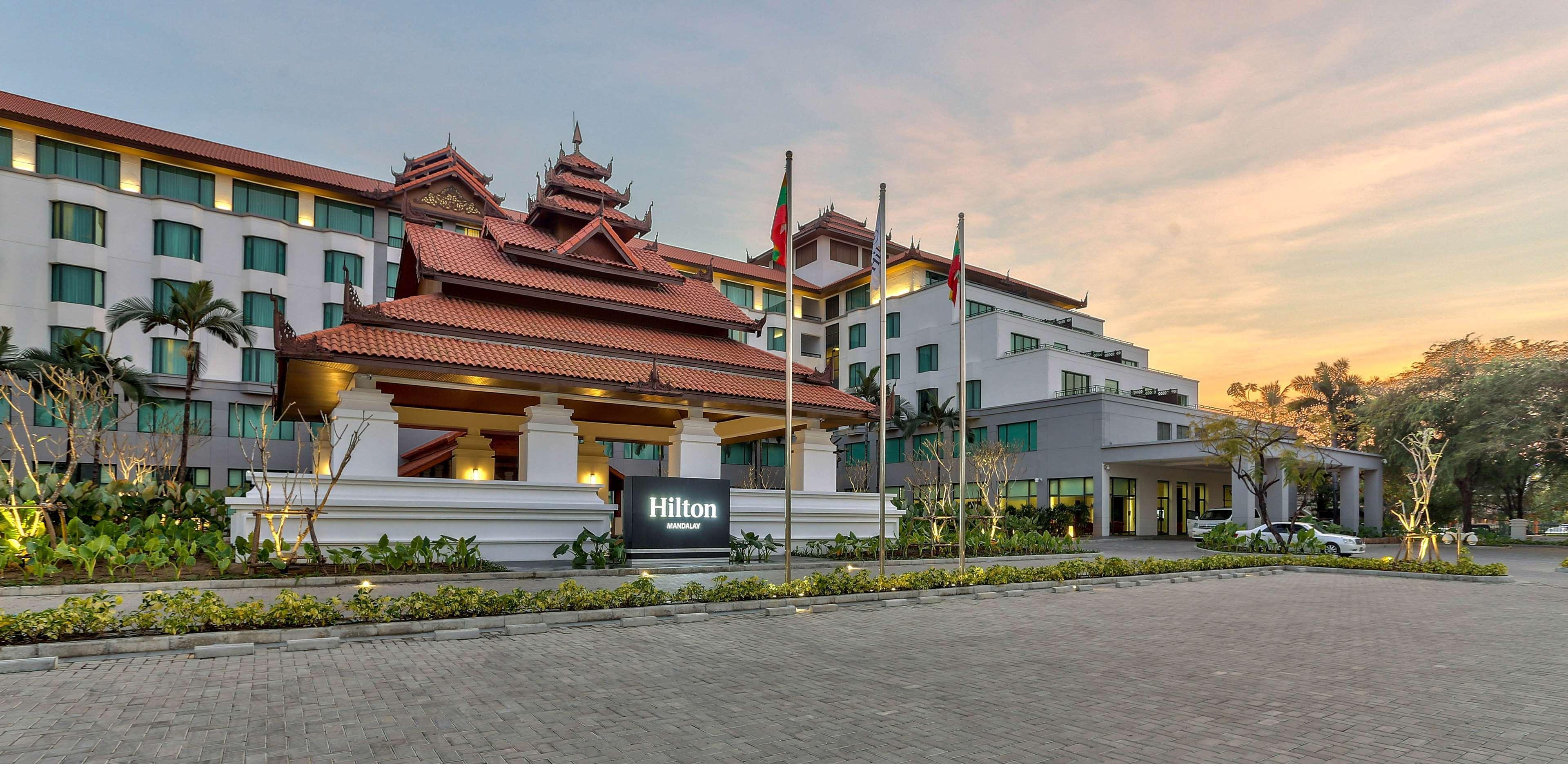Vista Exterior Hilton Mandalay