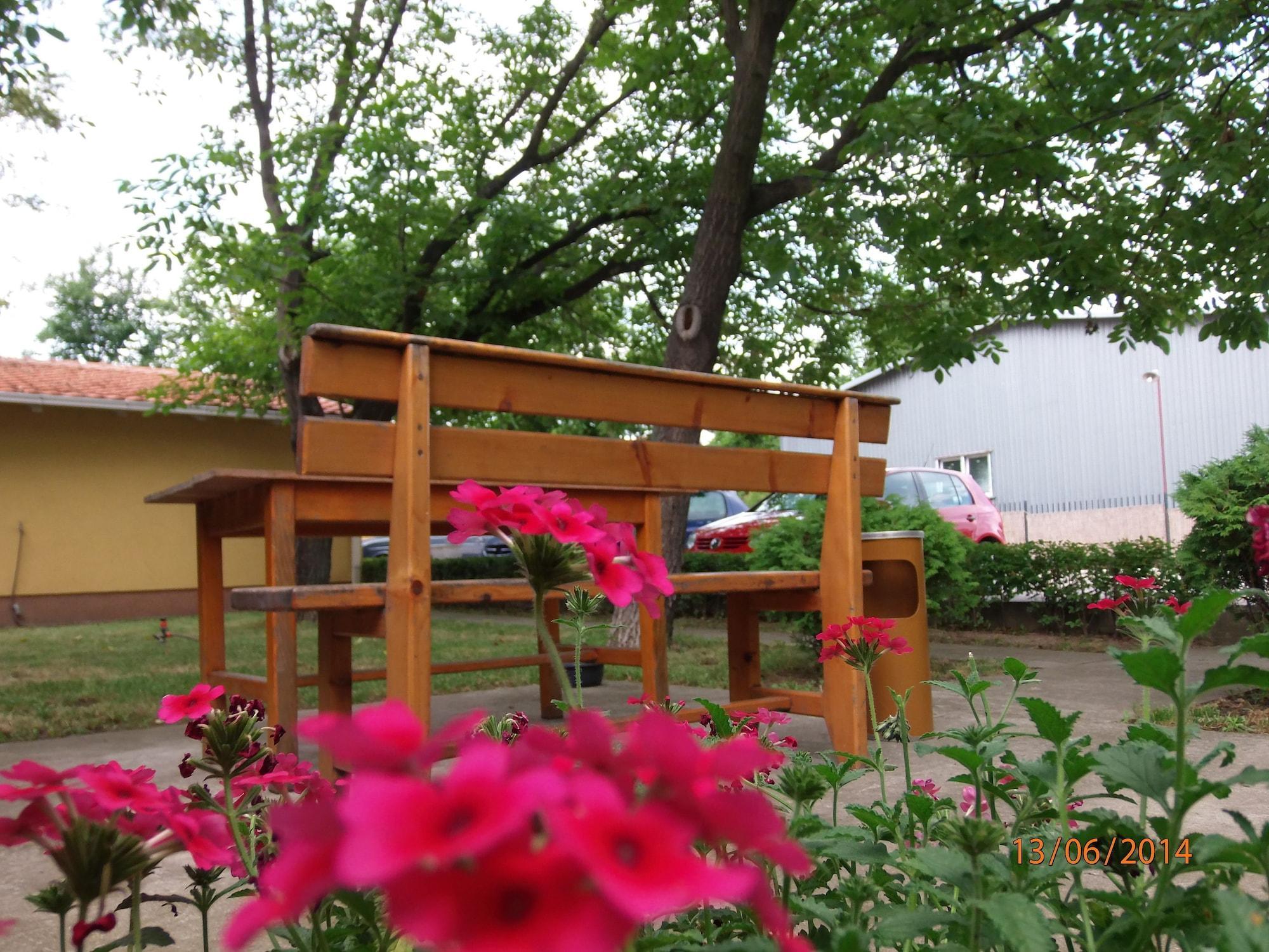 Vista Exterior Garni Hotel Lav