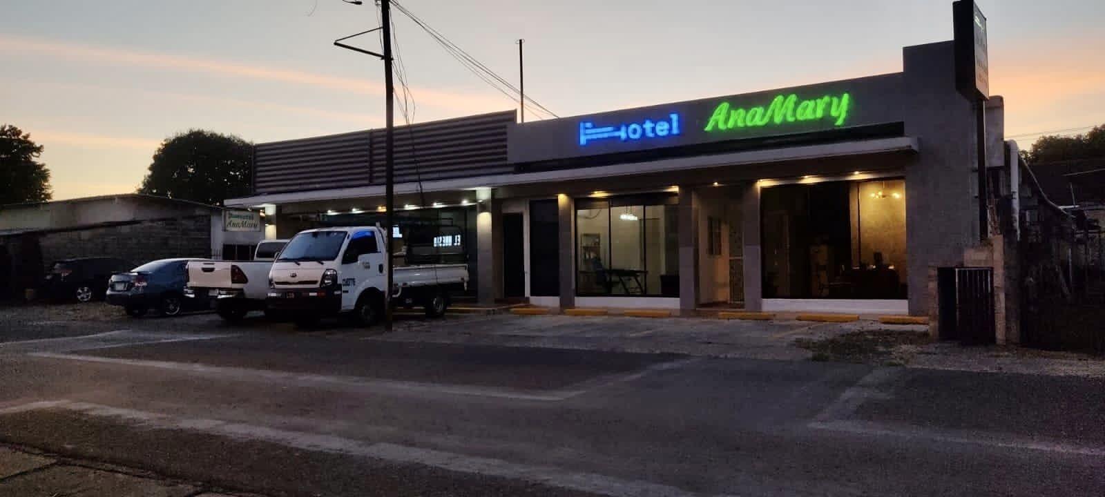 Vista Exterior Hotel Ana Mary