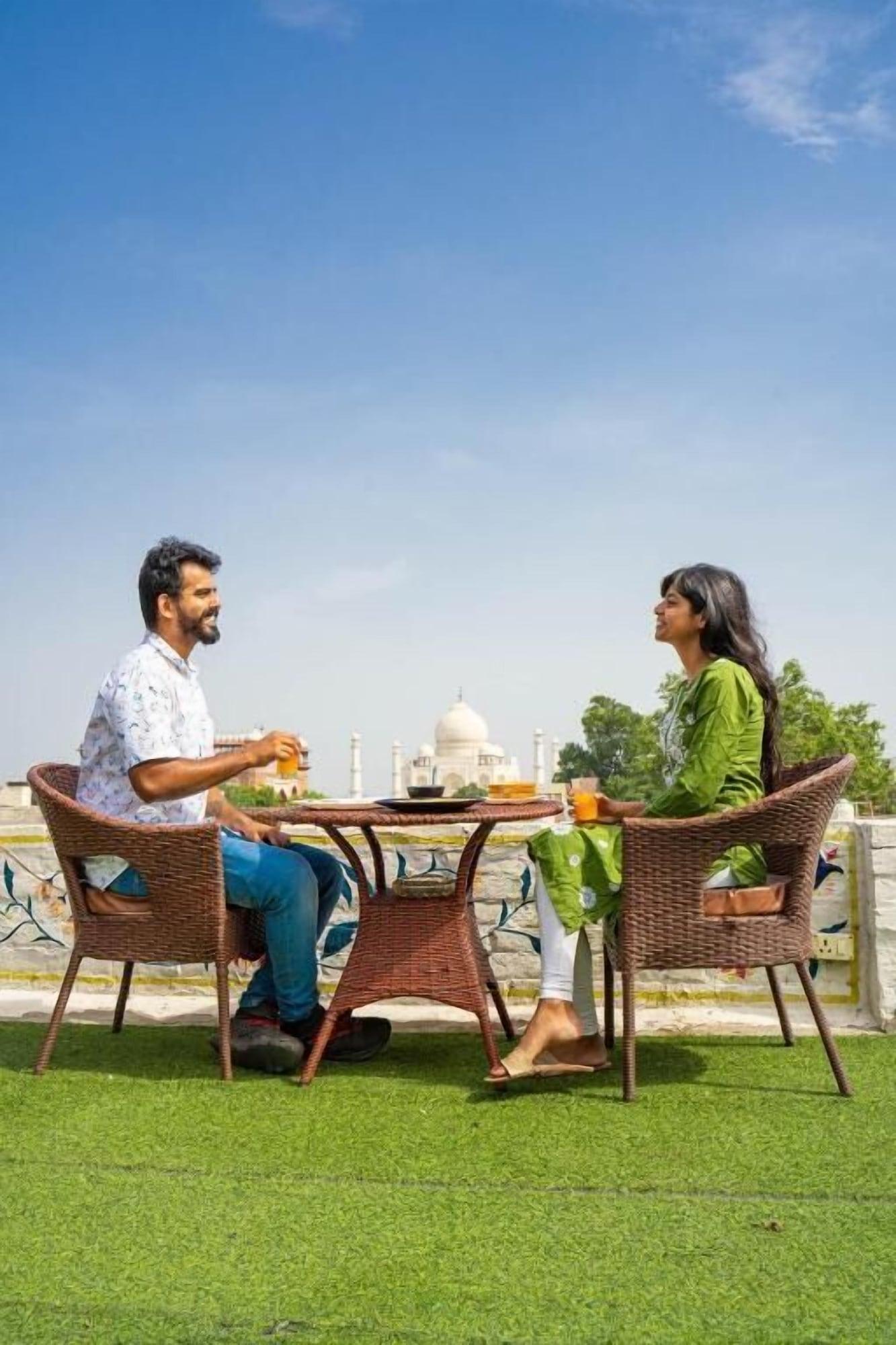 Varios Joey's Hostel Agra