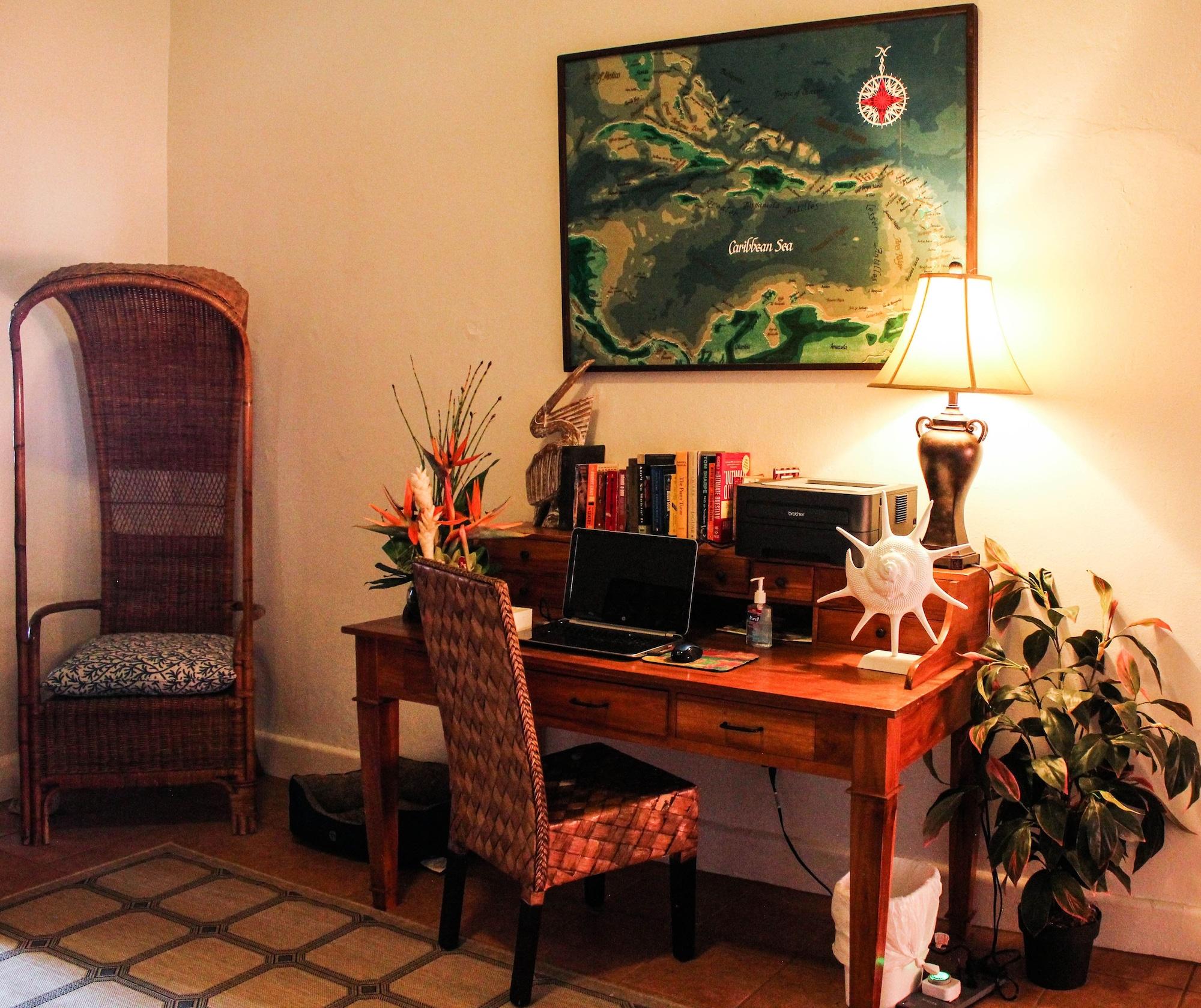 Vista Lobby Mafolie Hotel