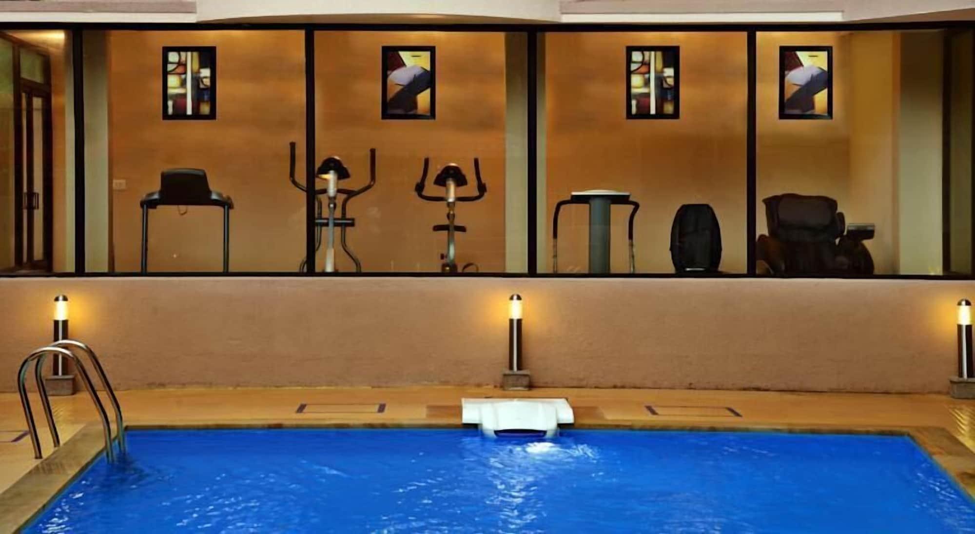 Gimnasio La Sunila Suites & Villas by WSI