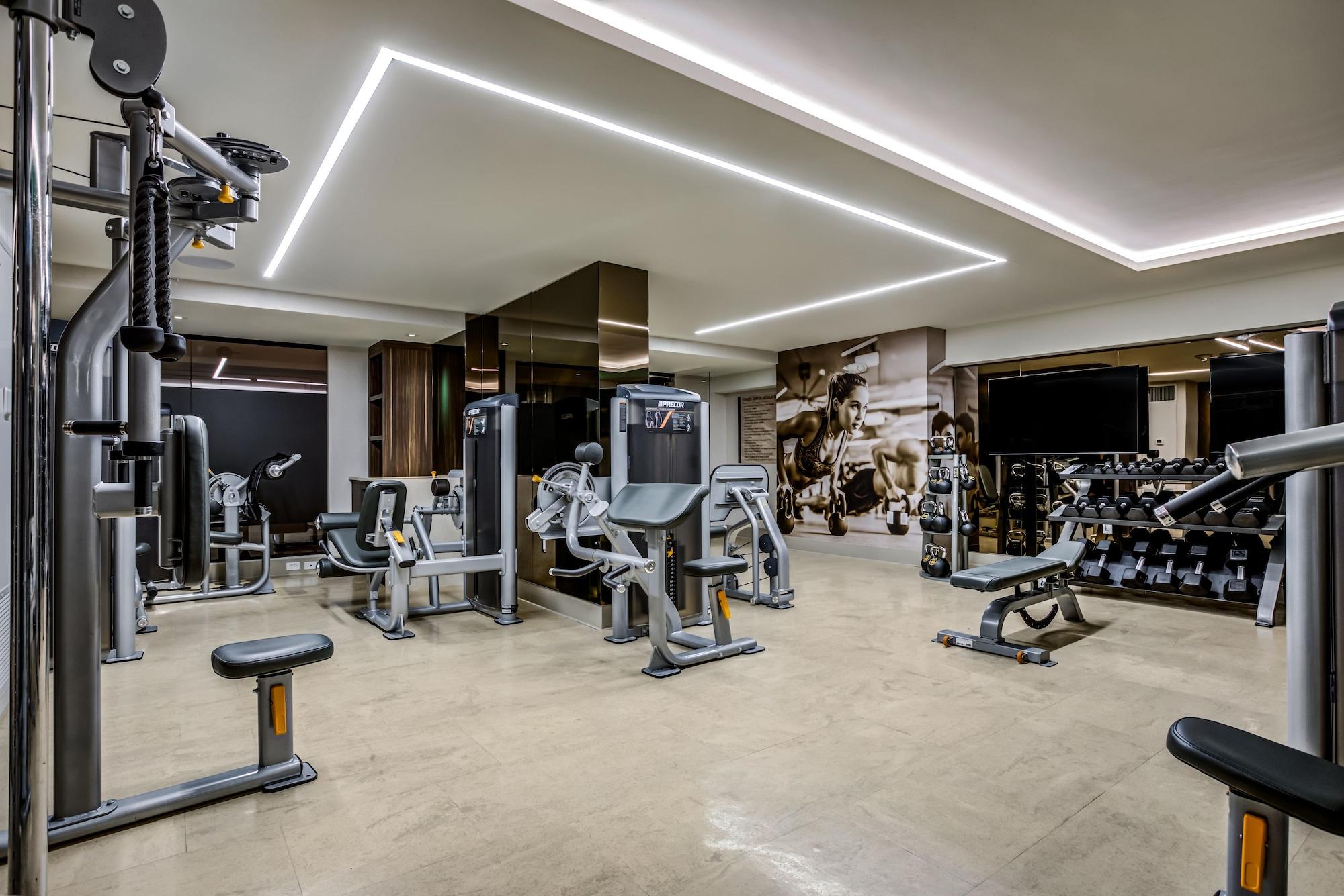 Gimnasio Silver Legacy Resort  Casino at THE ROW