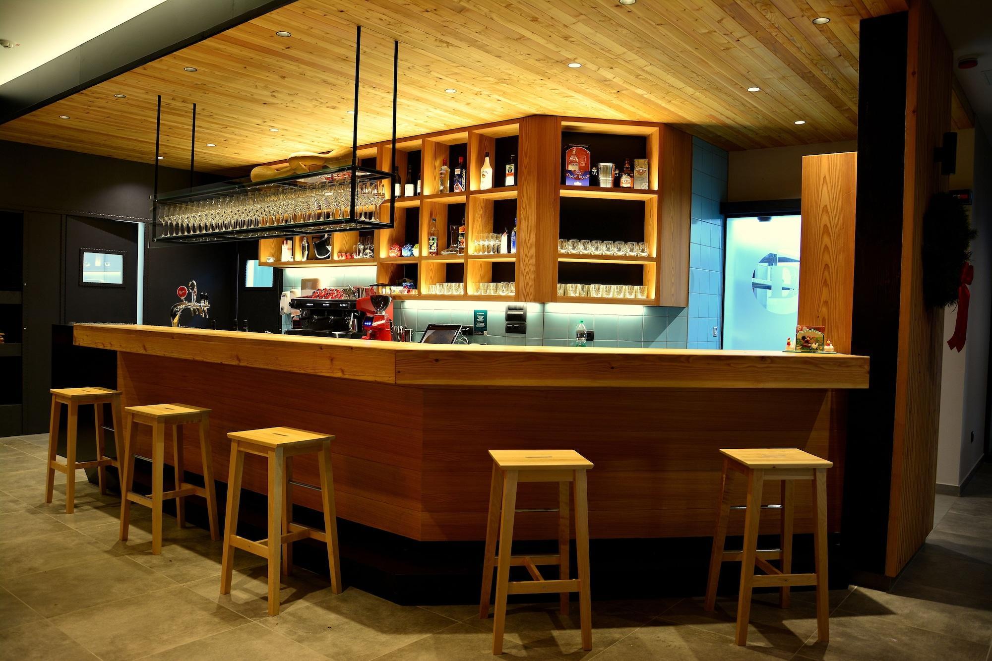 Bar/Salón Hotel Dolenjc