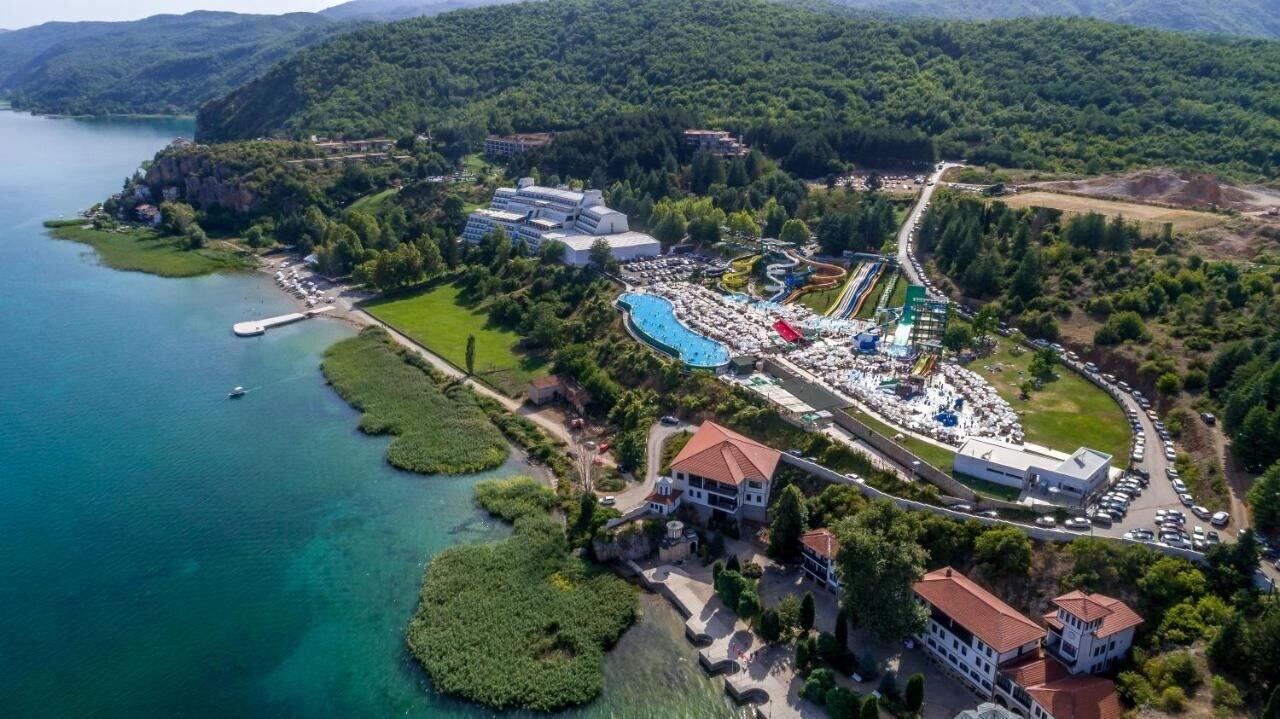 Vista Exterior Hotel Izgrev Spa & Aqua Park