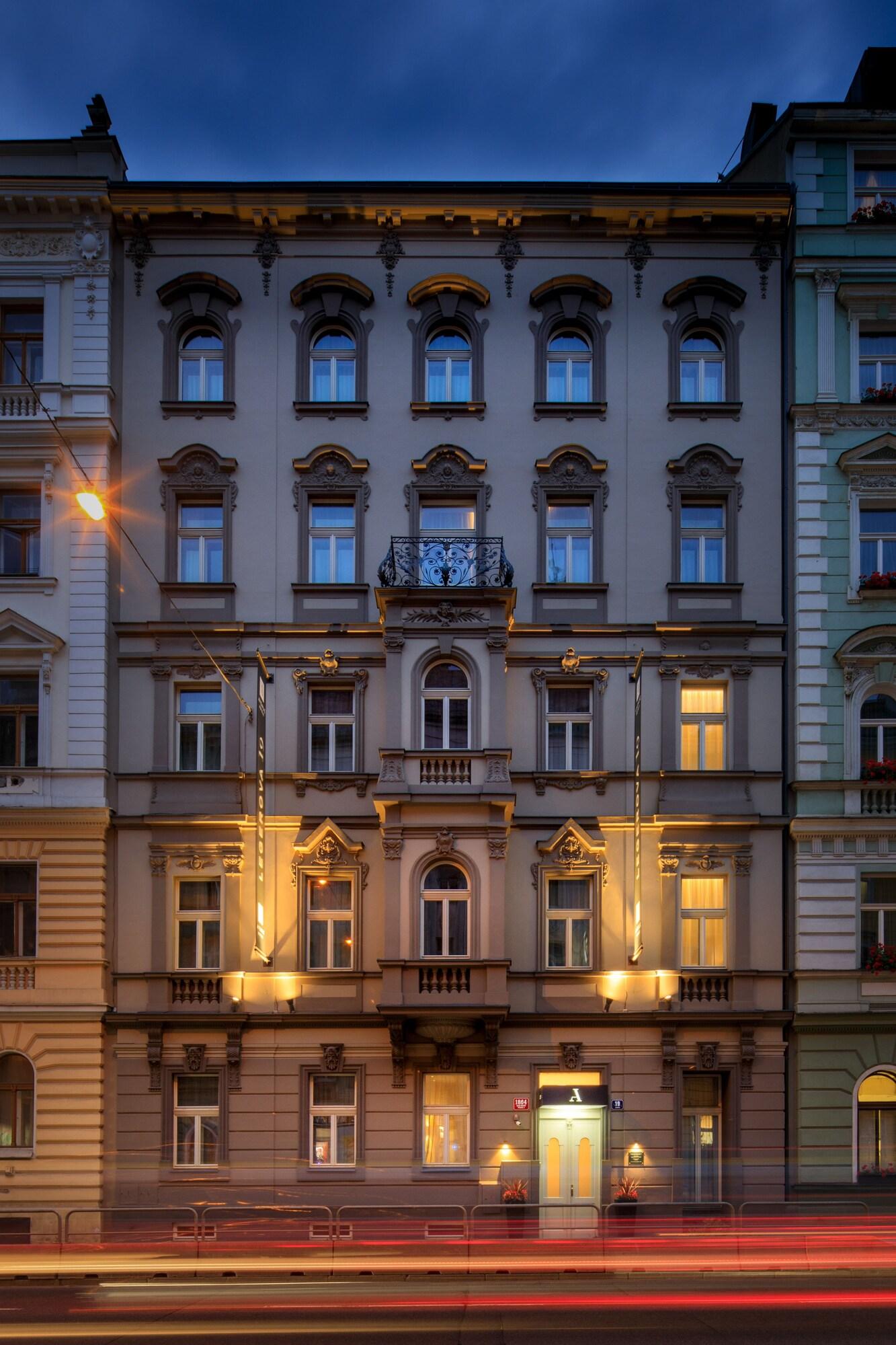 Varios Avenue Legerova 19