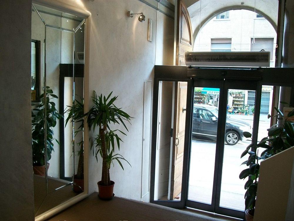 Vista Lobby Aurora Florence