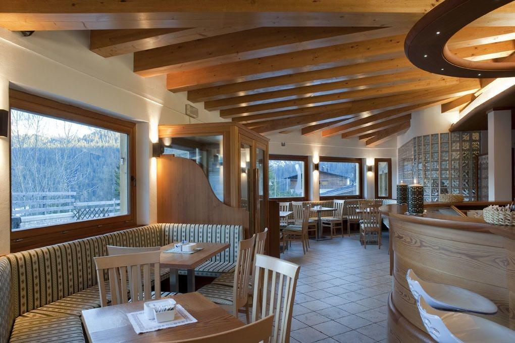 Bar/Salón Hotel Bladen