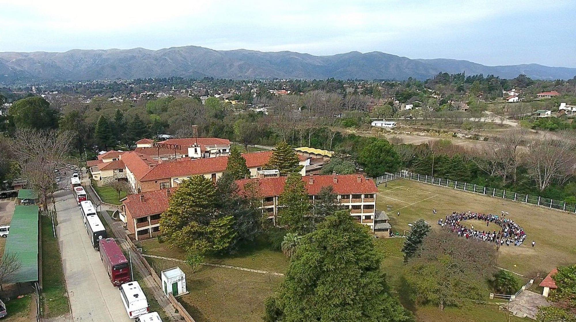 Vista Exterior Hotel Luz y Fuerza Villa Giardino