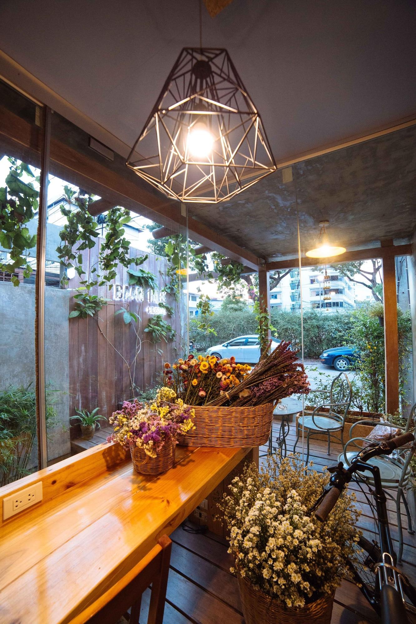 Vista Lobby Baan Mek Hostel