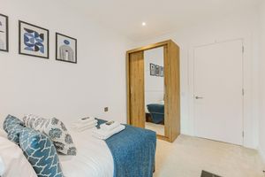 Alquiler Vacacional - Bright 2BR in Canary w balcony Wharf, 5 min tube