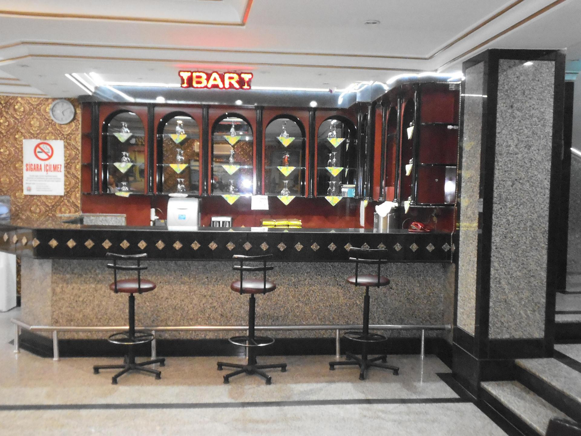 Bar/Salón Grand Oral Hotel