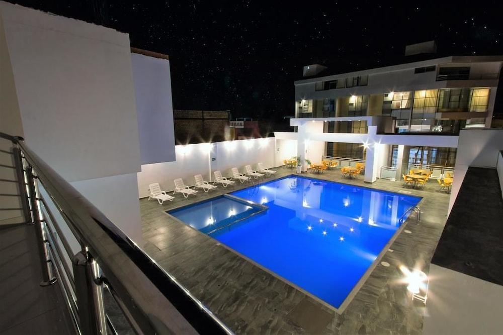 Vista Piscina Cumbaza Hotel & Convenciones