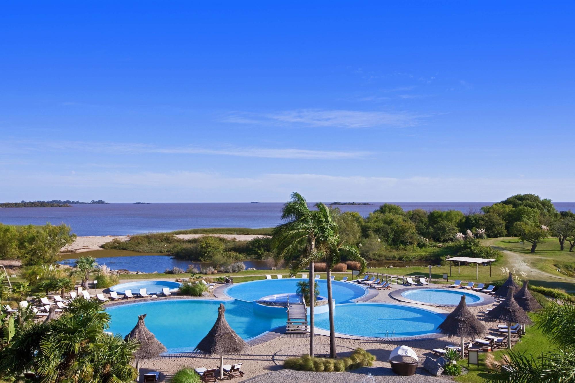 Vista Exterior Sheraton Colonia Golf & Spa Resort