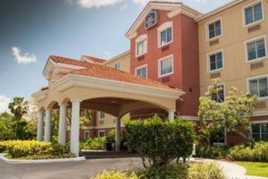 Alojamiento - Best Western Plus Miami-Doral/Dolphin Mall