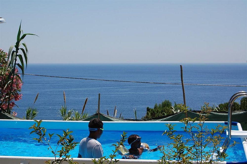 Vista Piscina Villaggio Residence Nettuno - Campground
