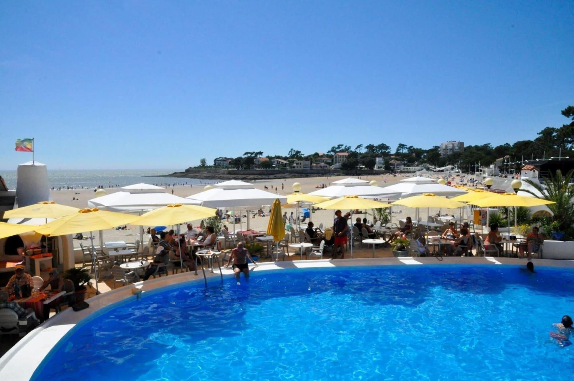 Vista Piscina Villa l'Olivier, Chambre d'Hôtes Les Volets Bleus