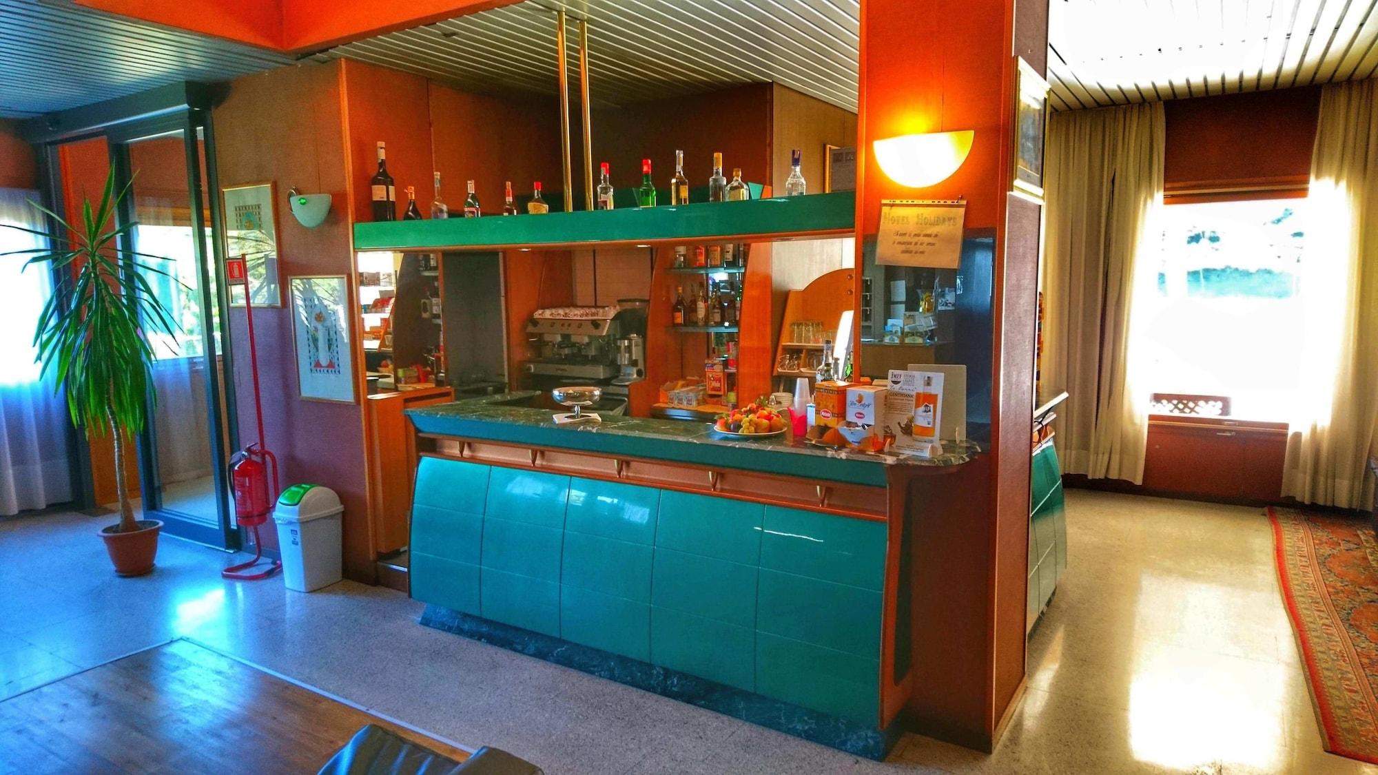 Bar/Salón Hotel Holidays