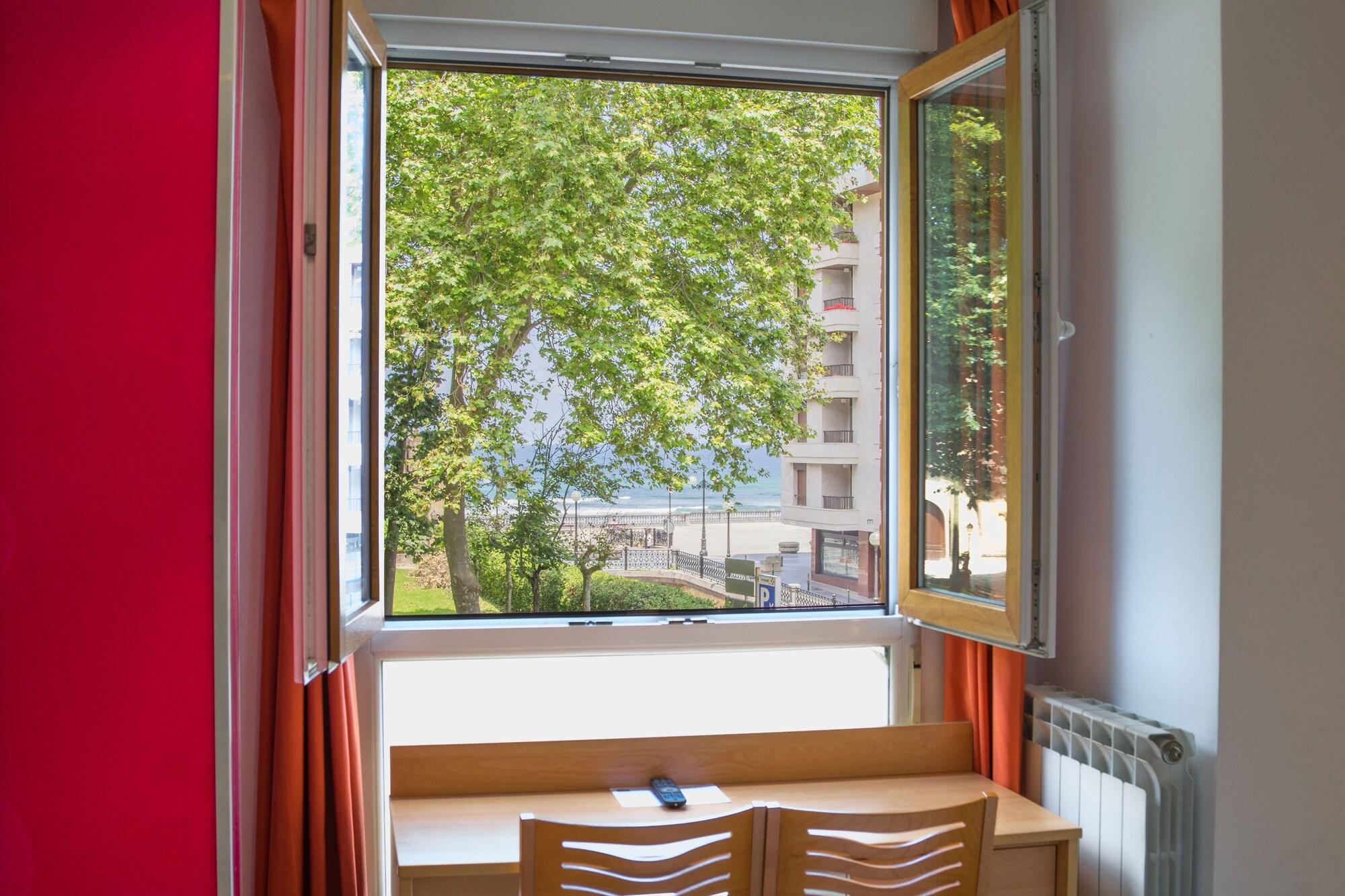 Varios Hotel Ekia Pentsioa