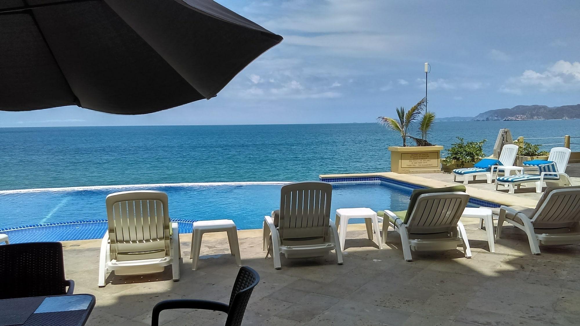 Vista Piscina Bogavante Barra de Navidad