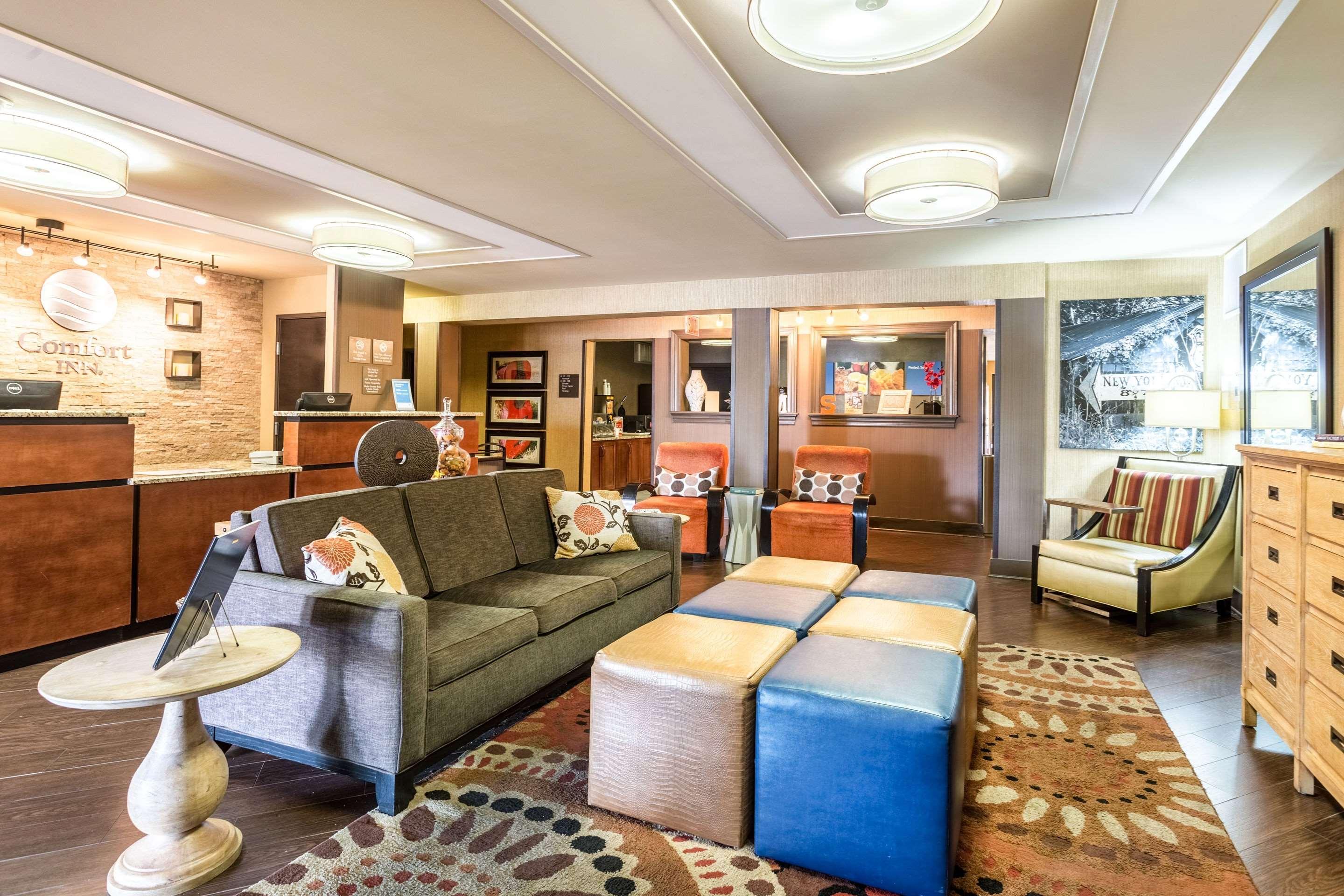 Vista Lobby Comfort Inn Tupelo Central