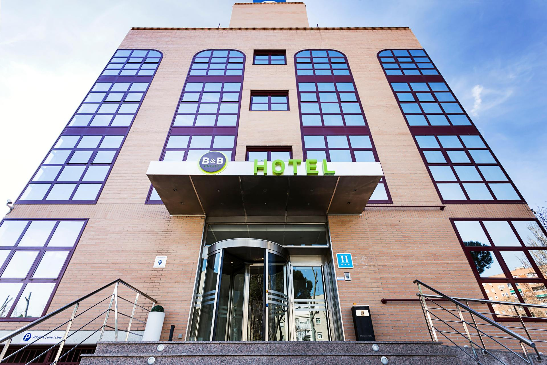 Vista Exterior B&B HOTEL Madrid Fuenlabrada