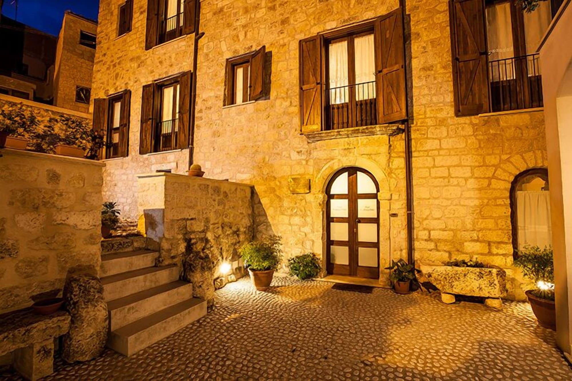 Varios Hotel Residenza Petra