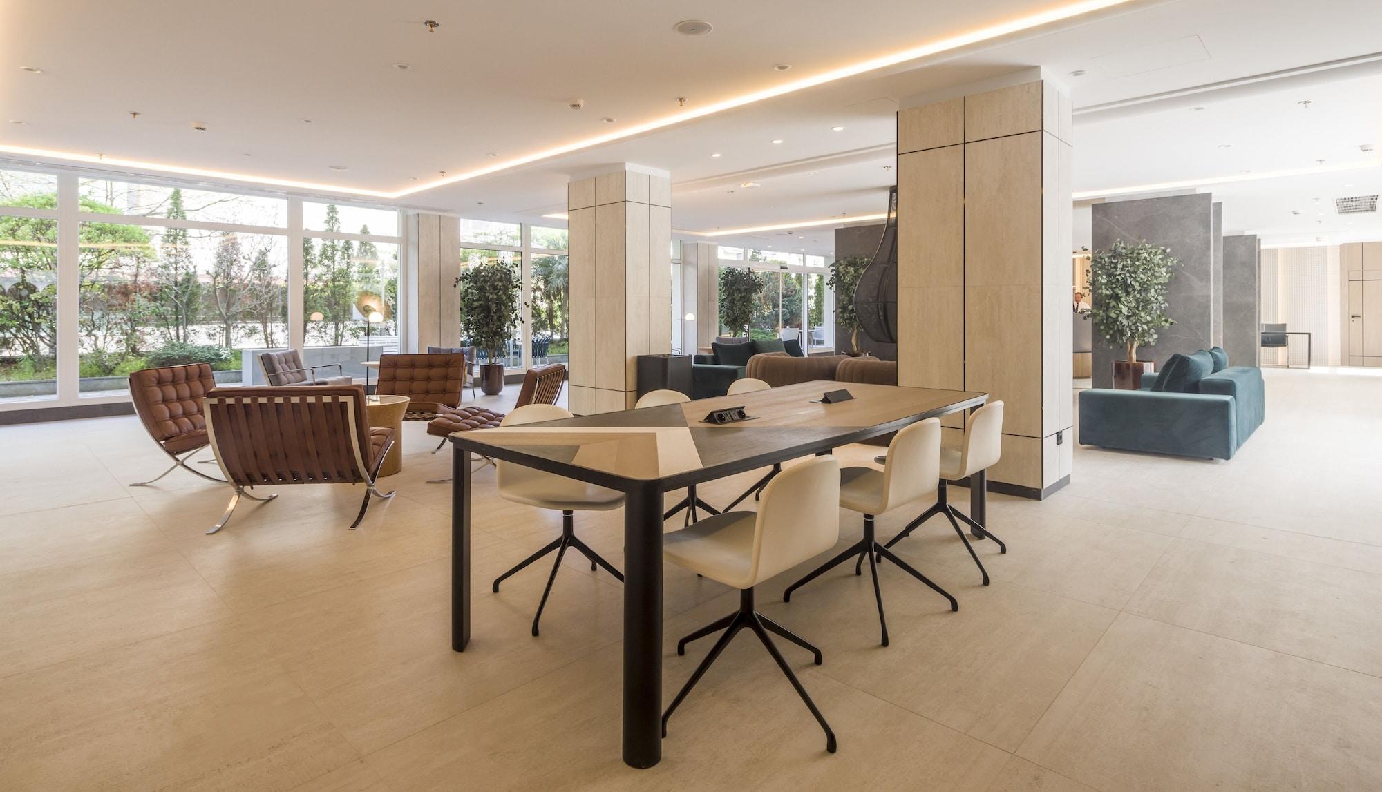 Vista Lobby Hotel ILUNION San Sebastian