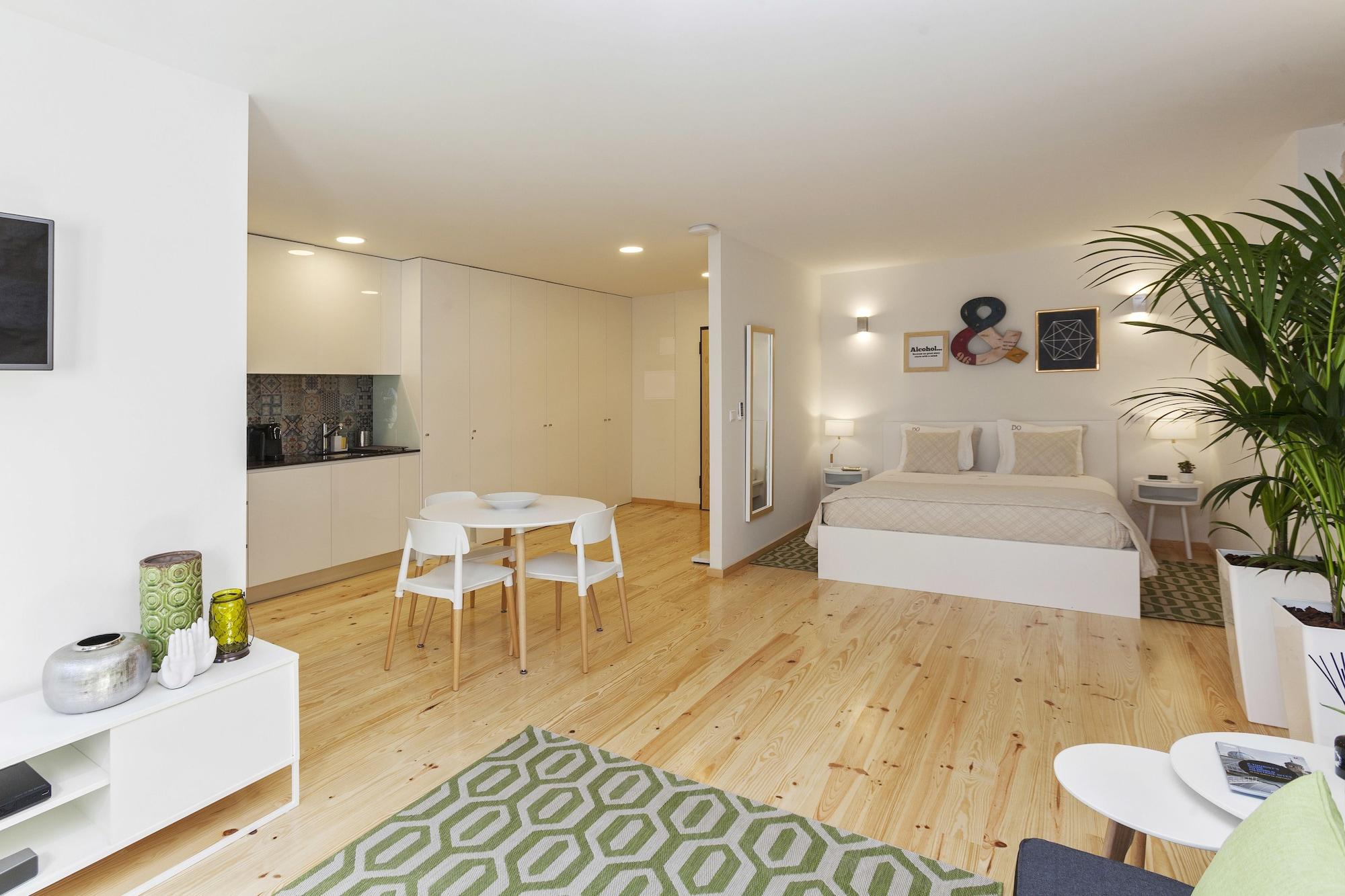 Varios Oporto Local Studios