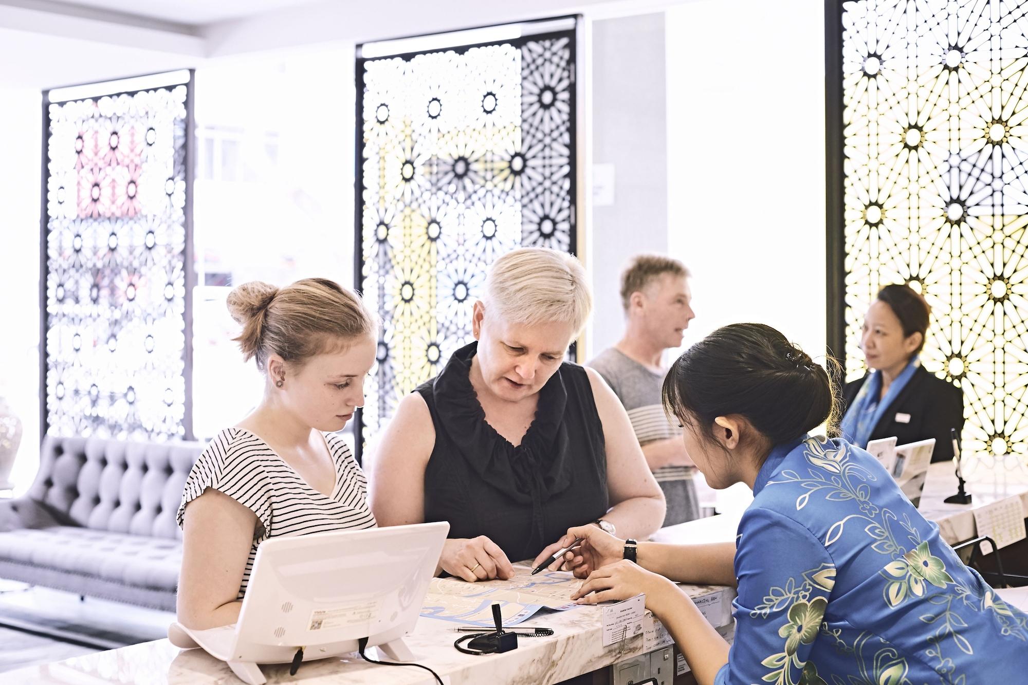 Vista Lobby Meritin Hotel