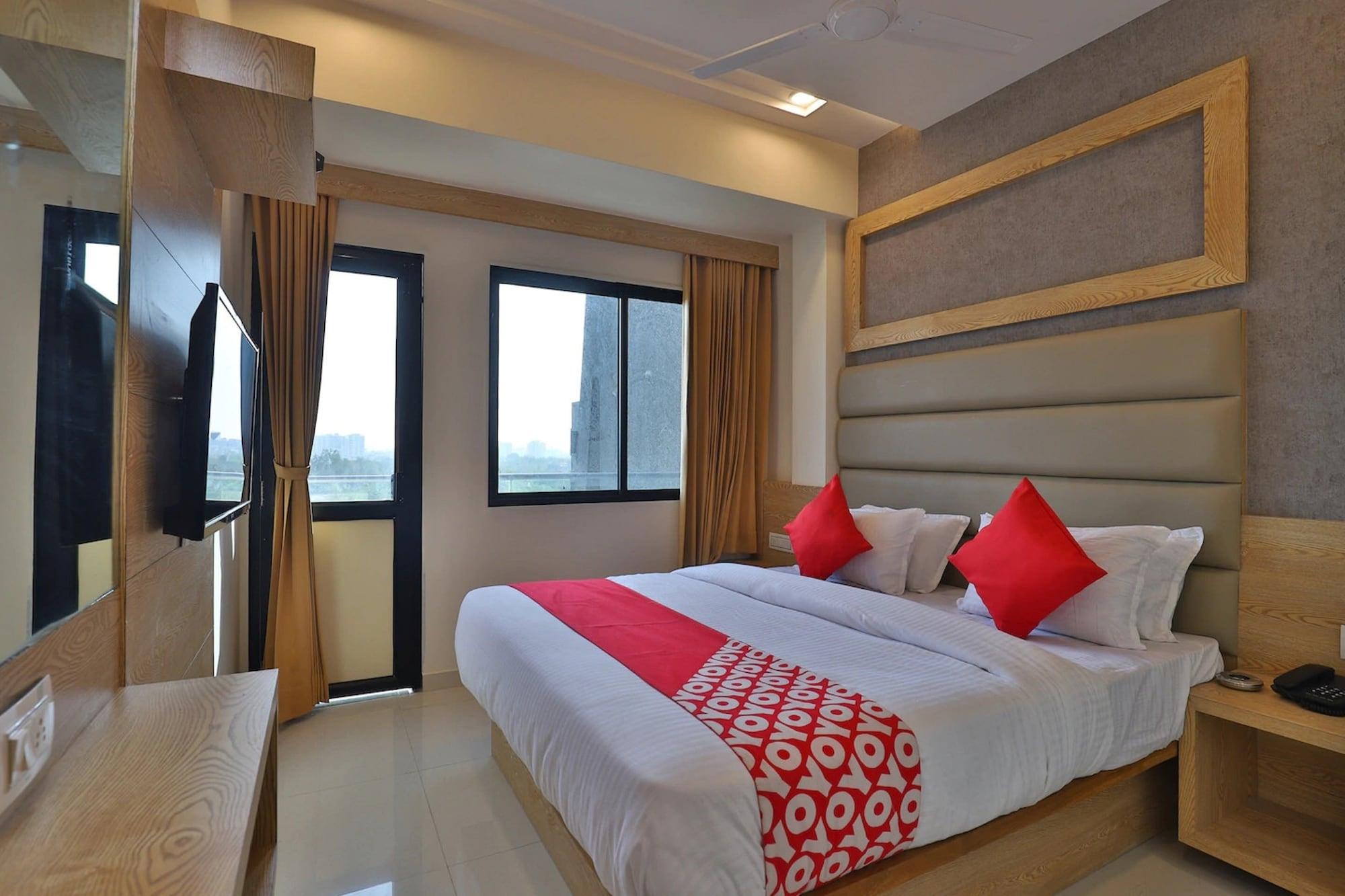 Varios Hotel Royal King by Sky Stays